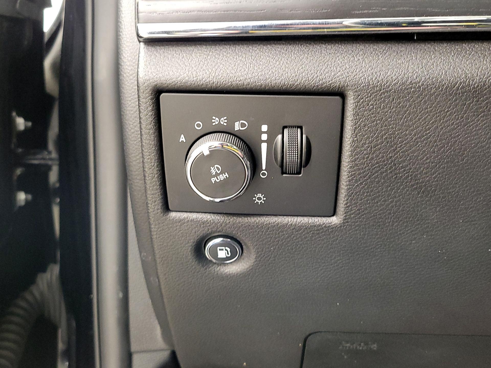 Thumbnail: 2019 Jeep Grand Cherokee - 13