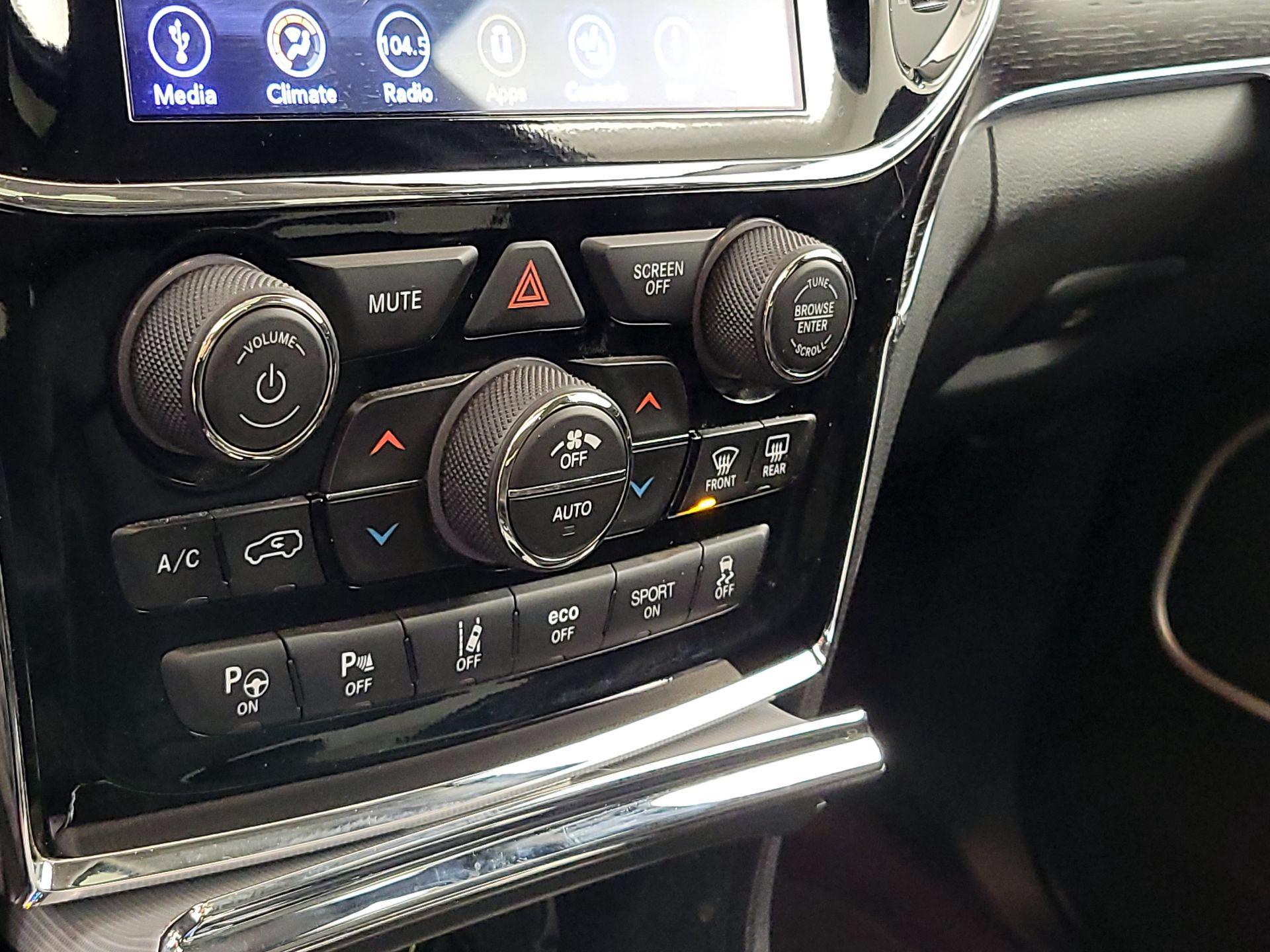 Thumbnail: 2019 Jeep Grand Cherokee - 17