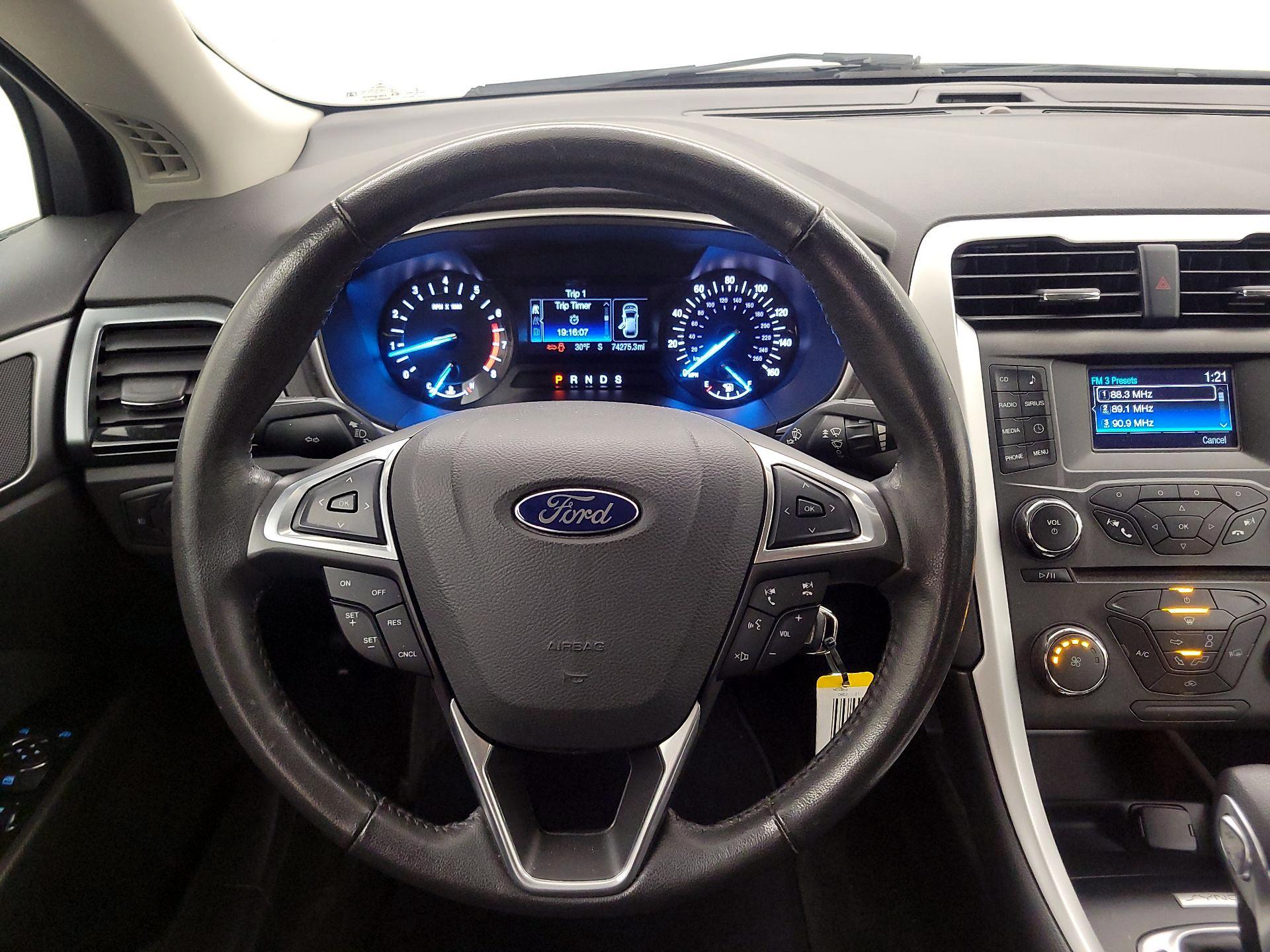 Thumbnail: 2016 Ford Fusion - 10