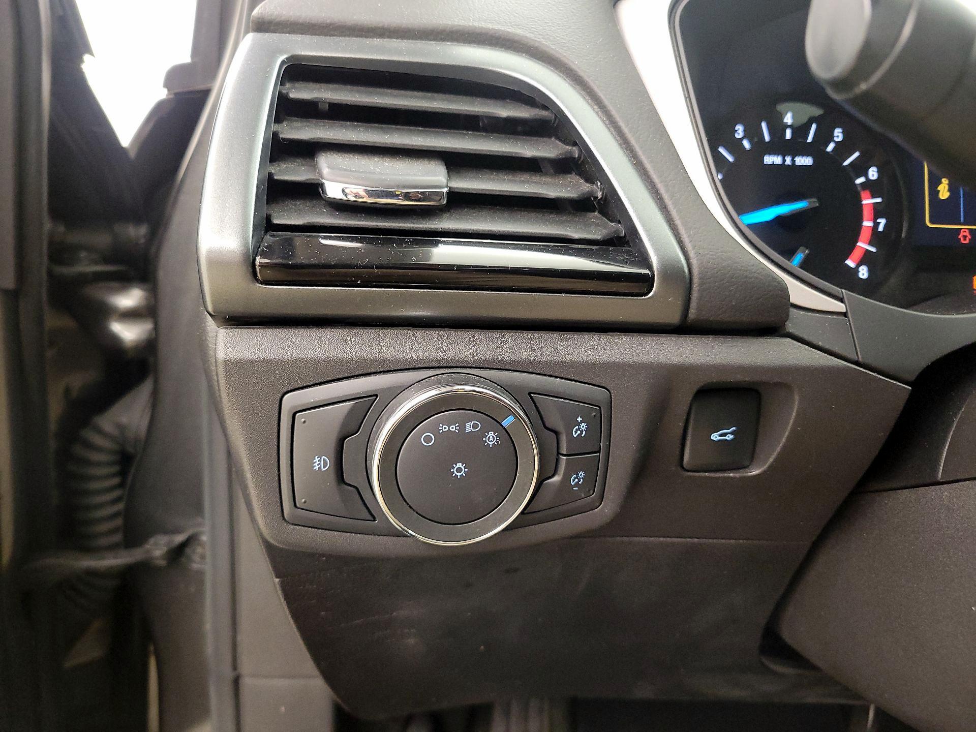 Thumbnail: 2016 Ford Fusion - 13