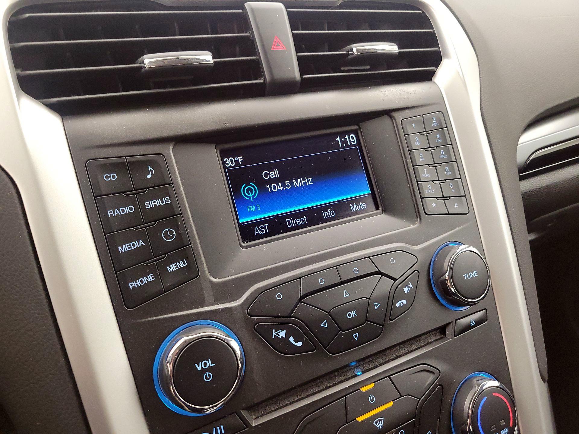 Thumbnail: 2016 Ford Fusion - 15