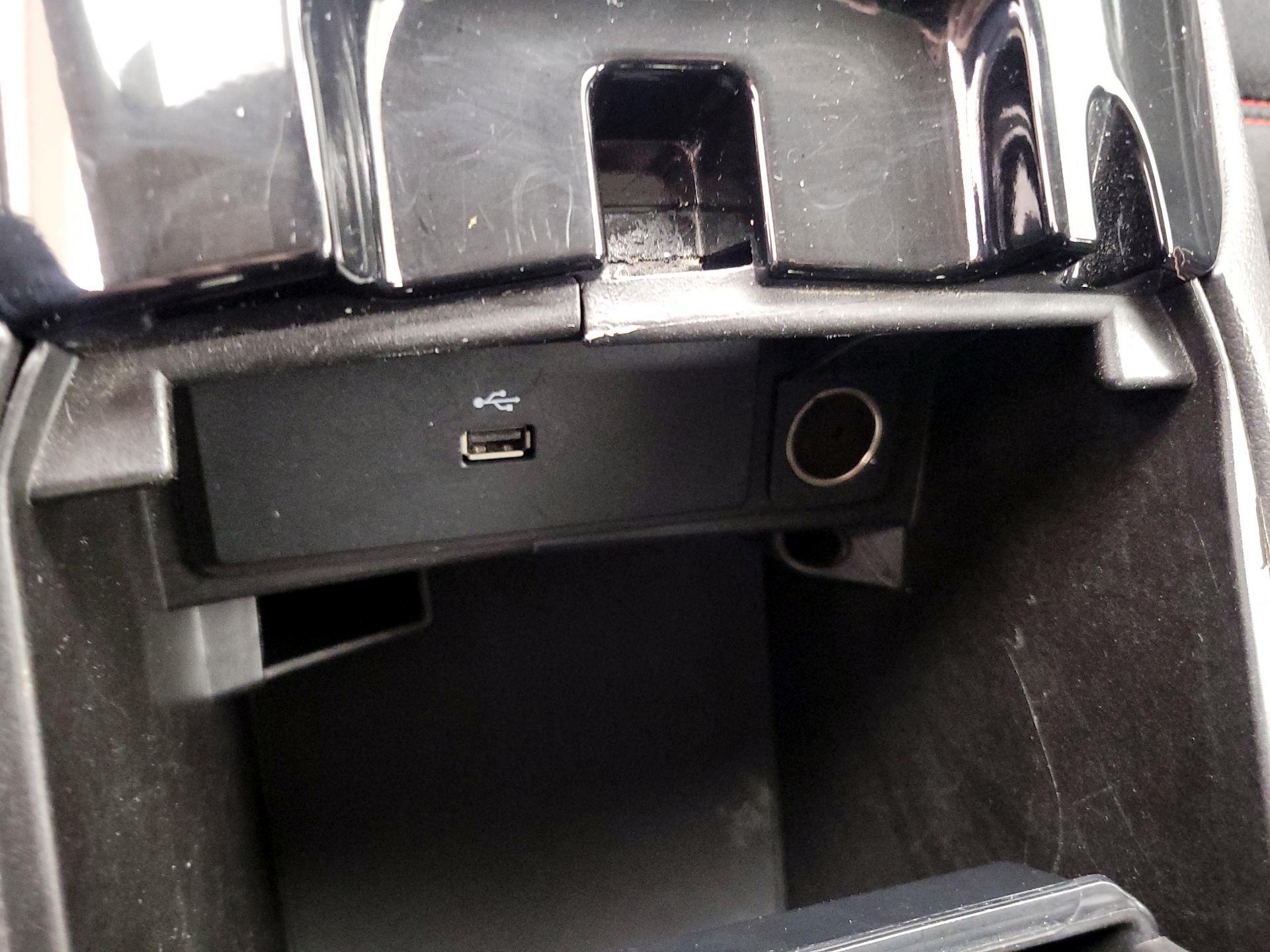 Thumbnail: 2016 Ford Fusion - 18