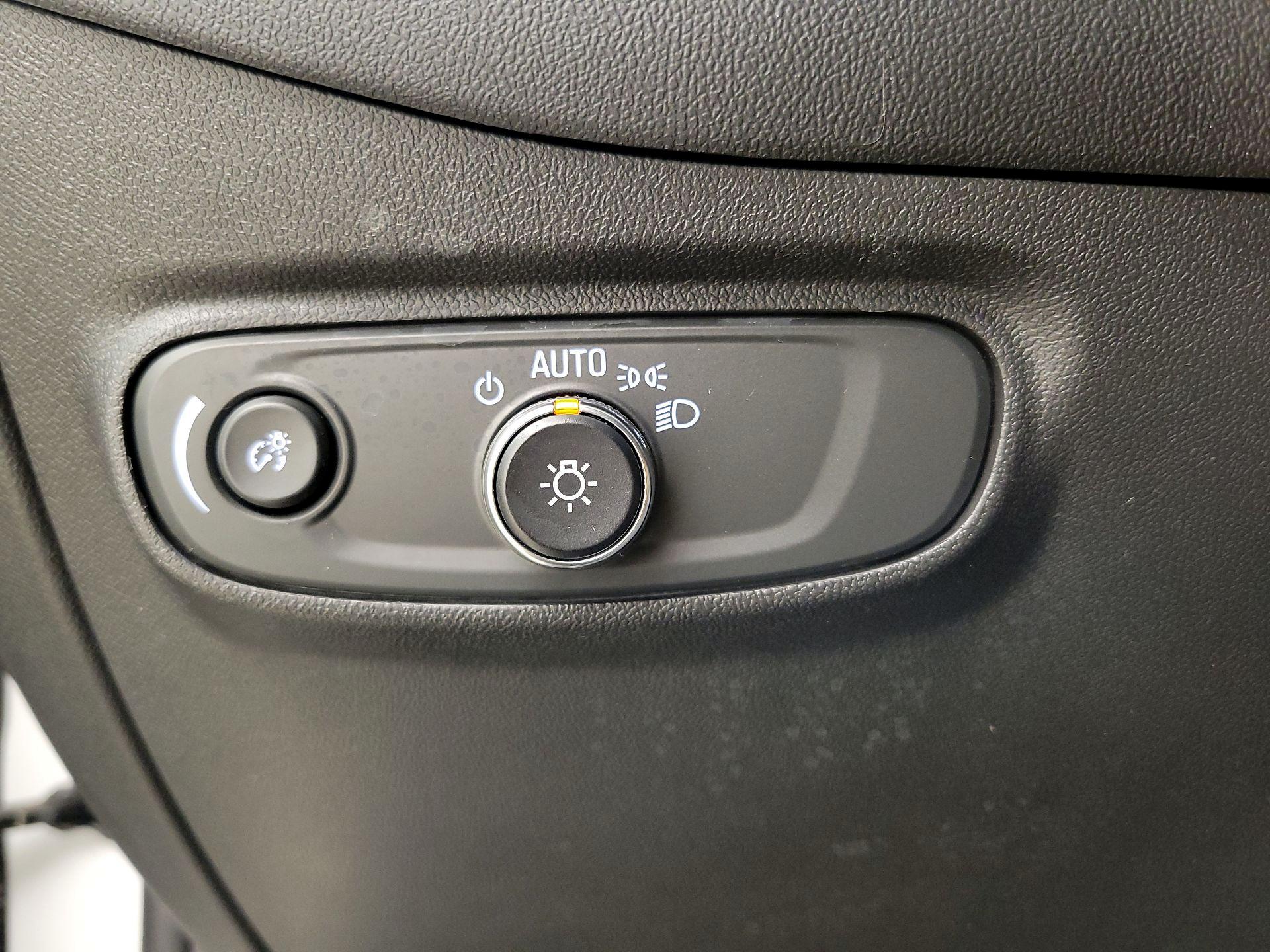 Thumbnail: 2023 Chevrolet Equinox - 13