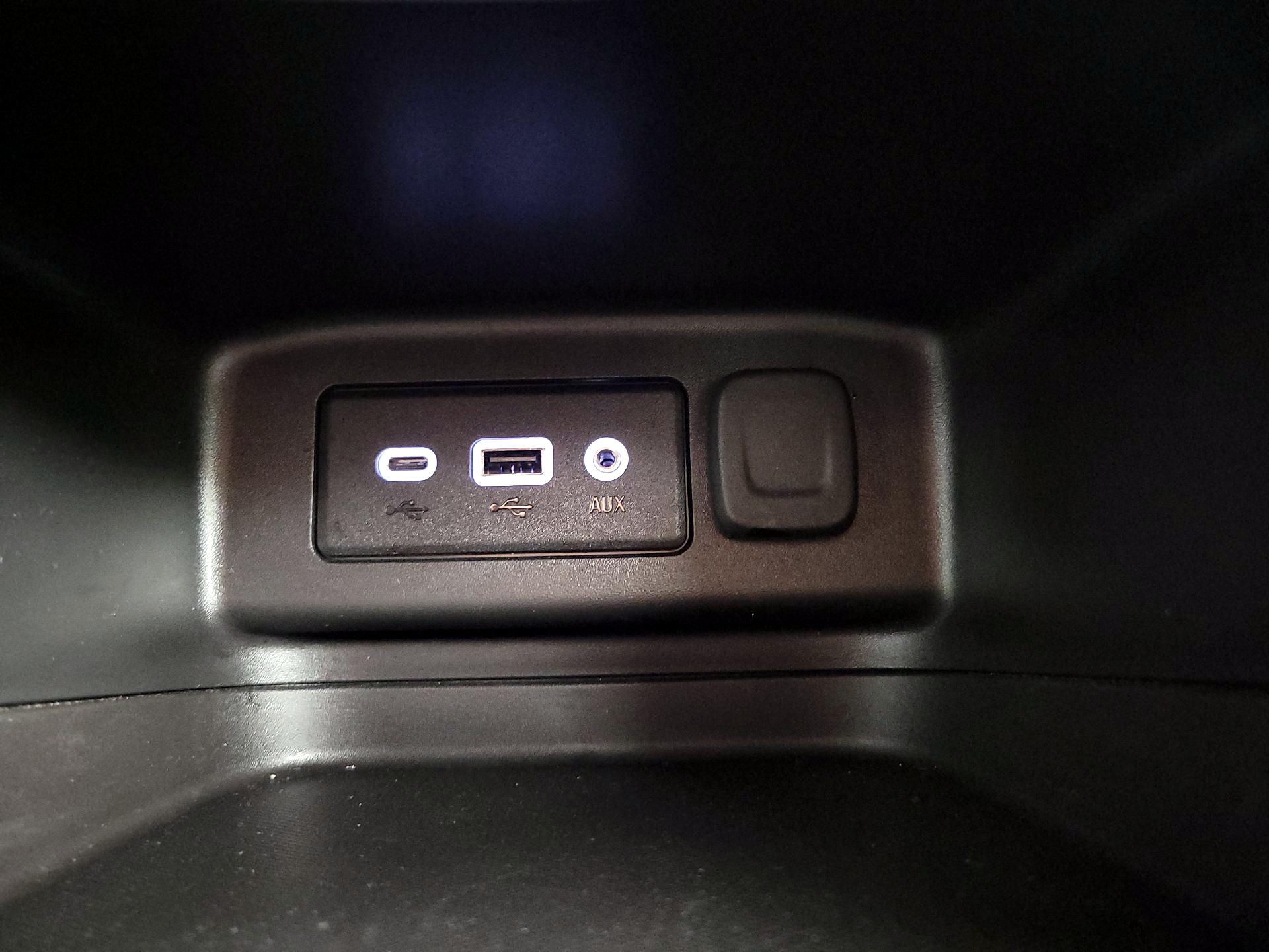 Thumbnail: 2023 Chevrolet Equinox - 18