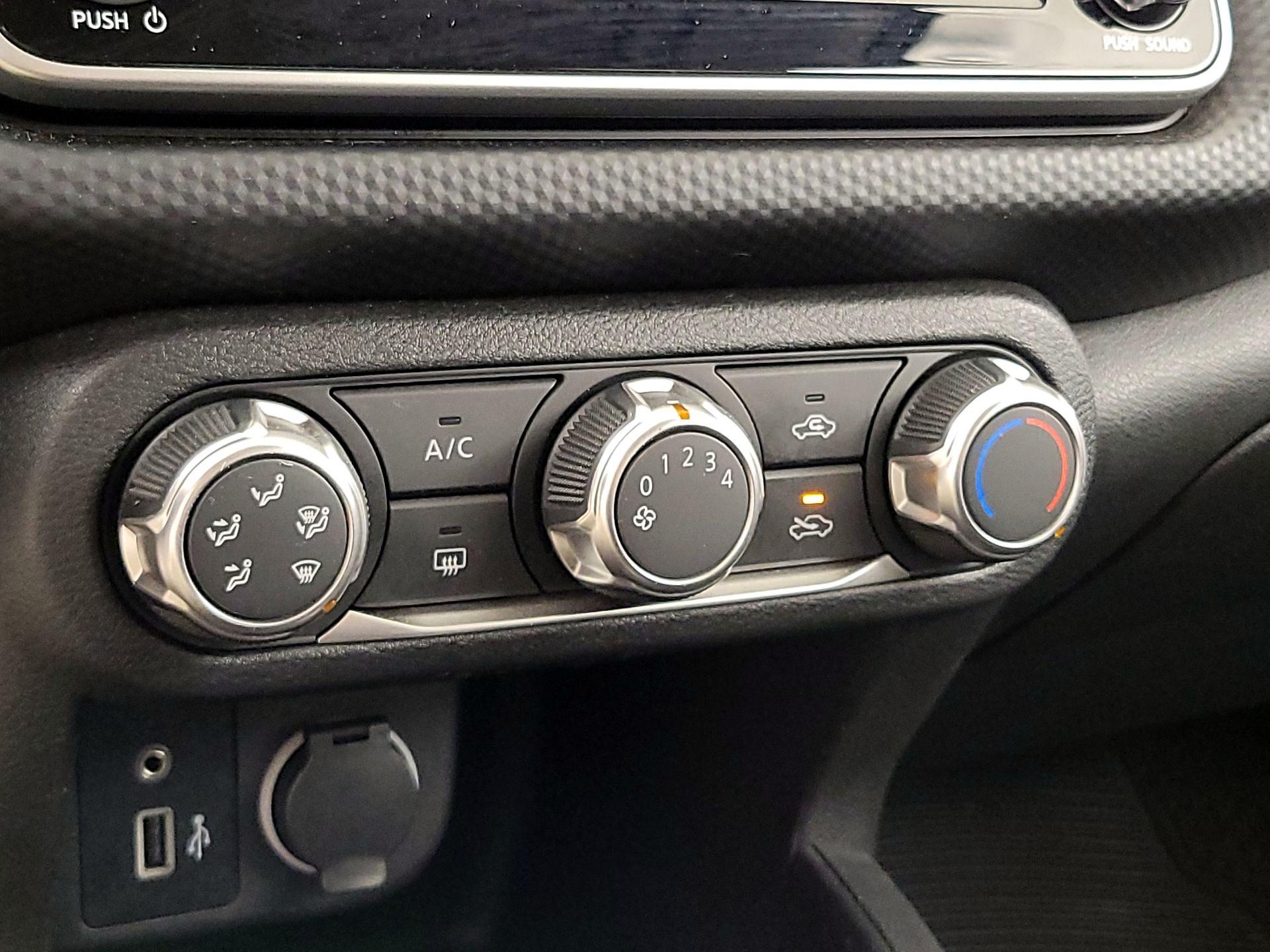 Thumbnail: 2023 Nissan Kicks - 16