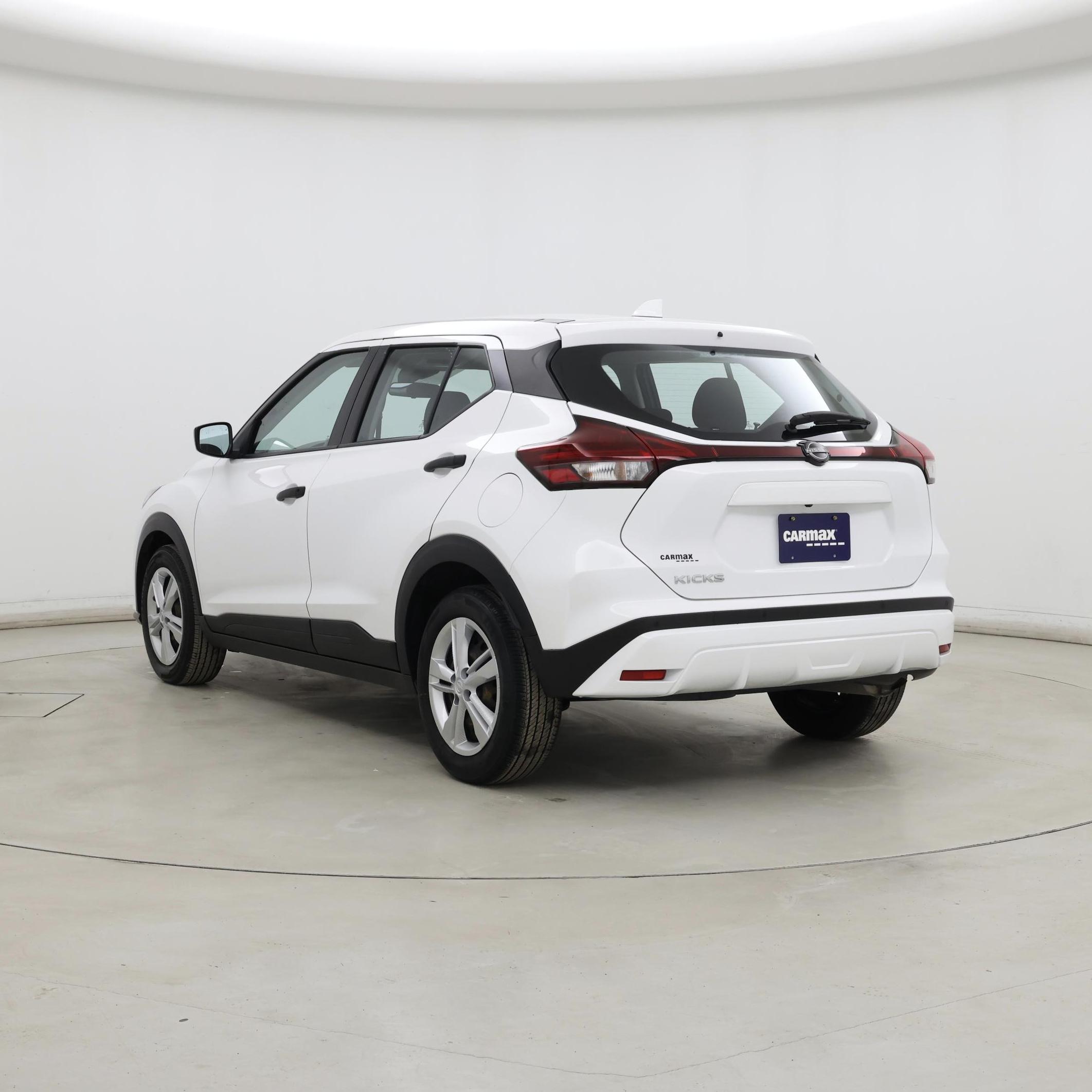 Thumbnail: 2023 Nissan Kicks - 2