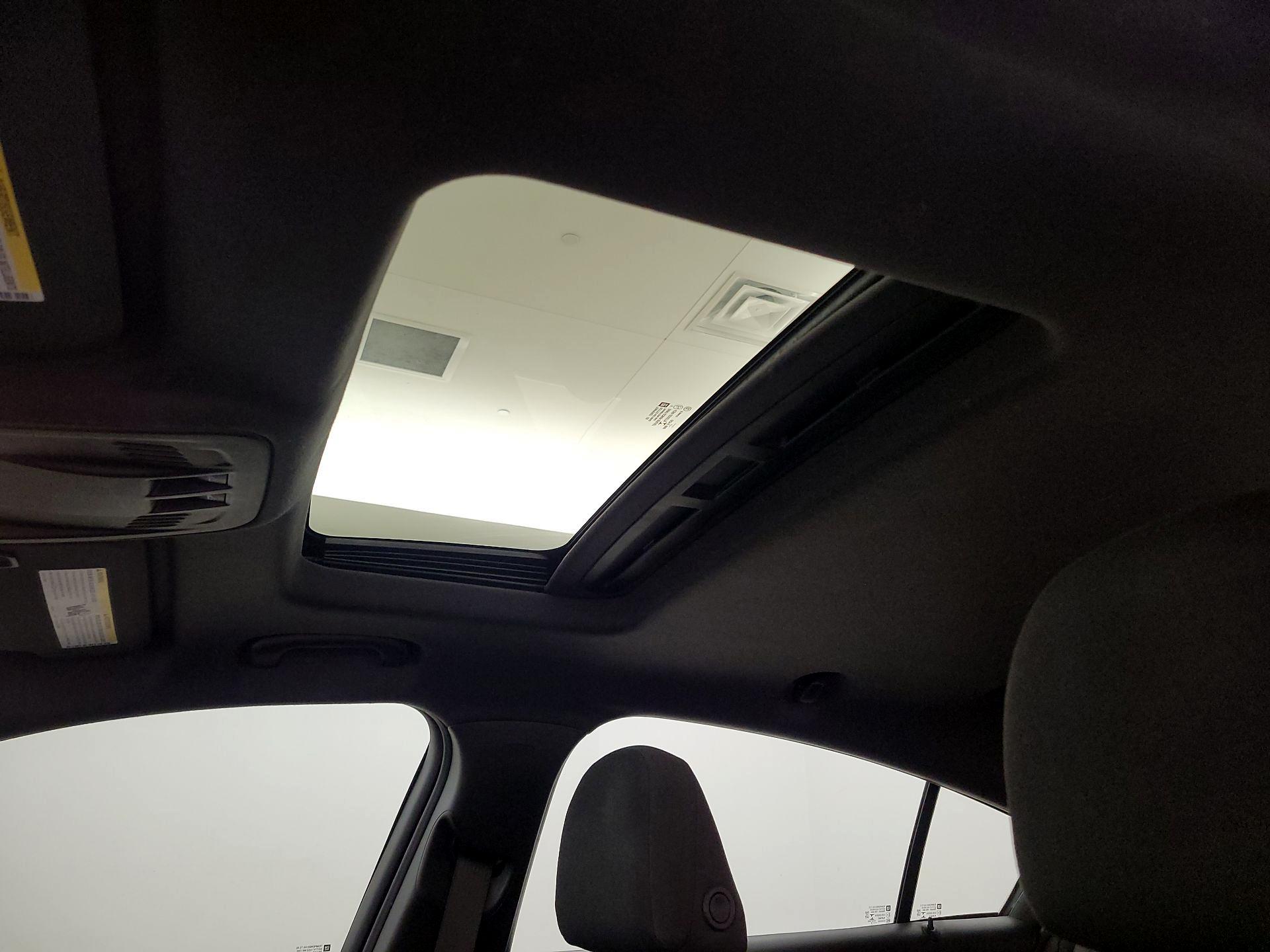 Thumbnail: 2018 Chevrolet Cruze - 19