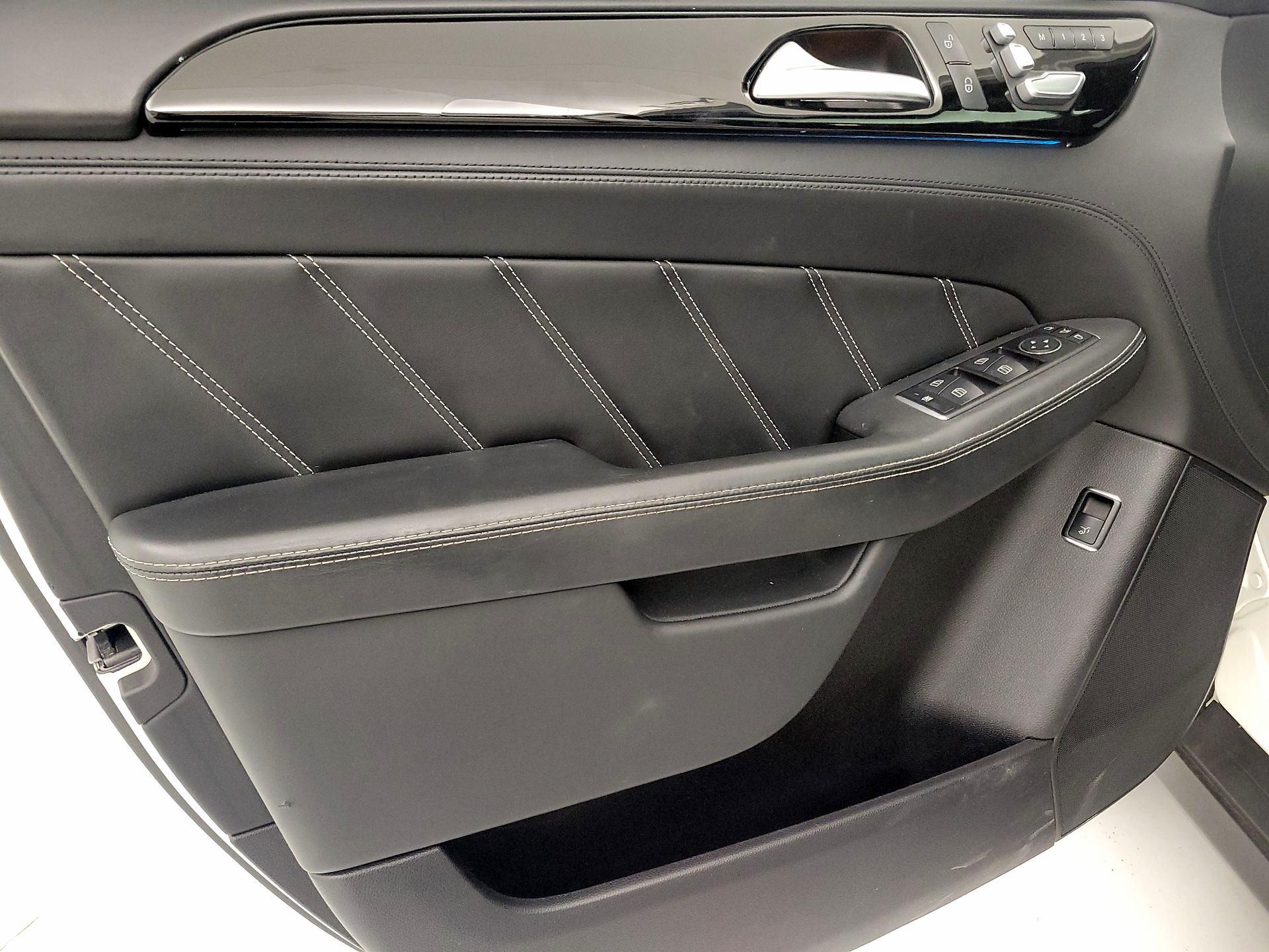 Thumbnail: 2017 Mercedes-Benz GL-Class - 12