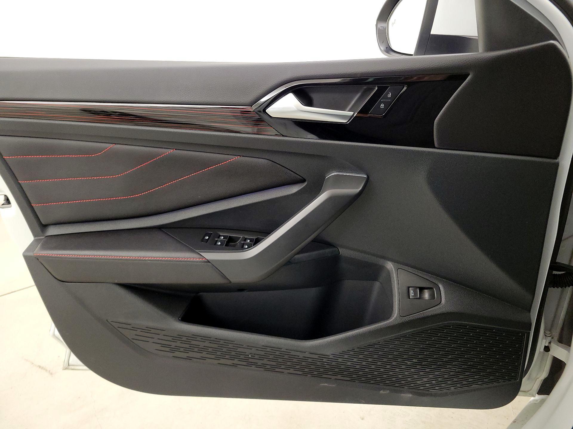 Thumbnail: 2023 Volkswagen Jetta - 12