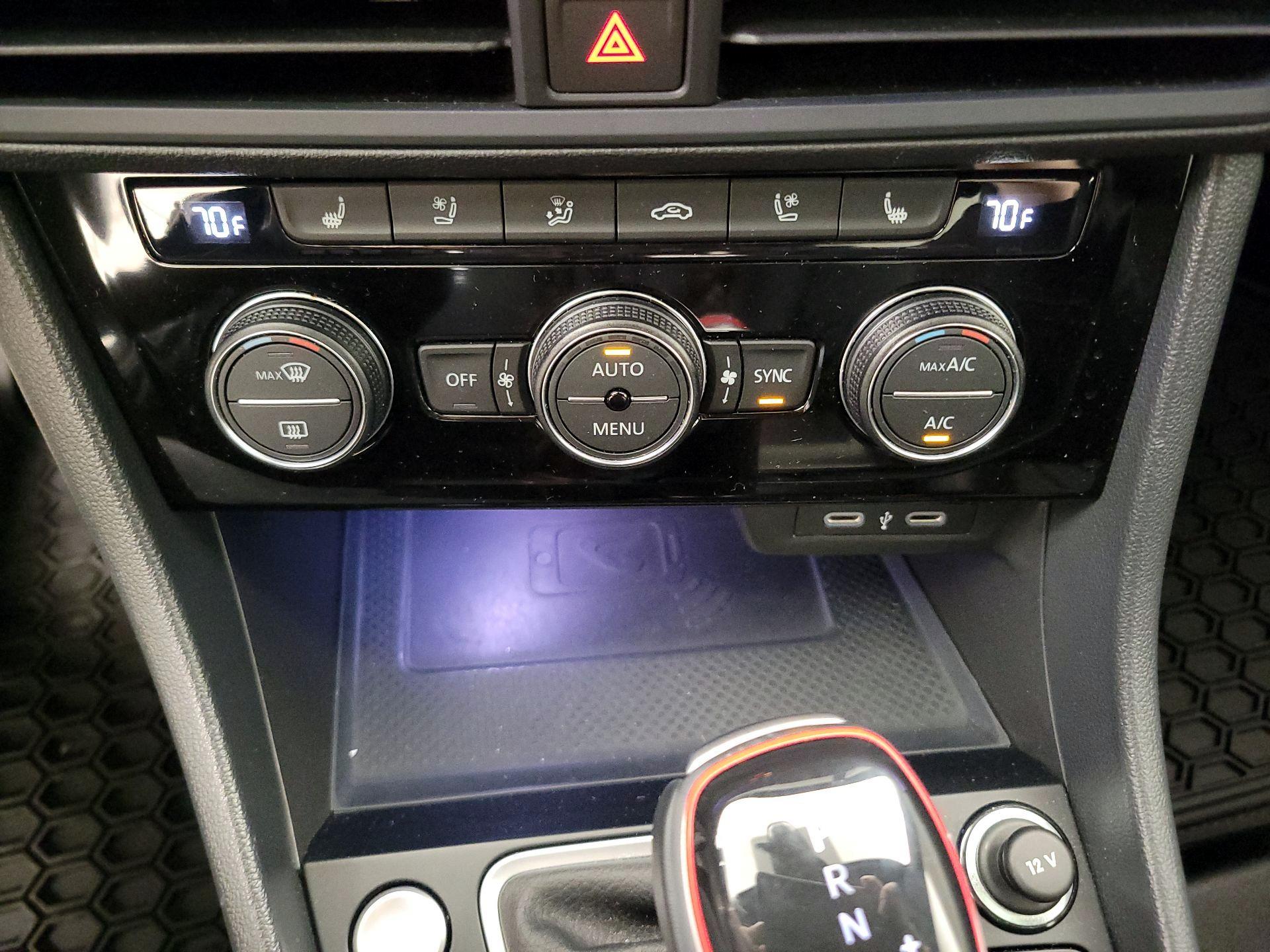 Thumbnail: 2023 Volkswagen Jetta - 16