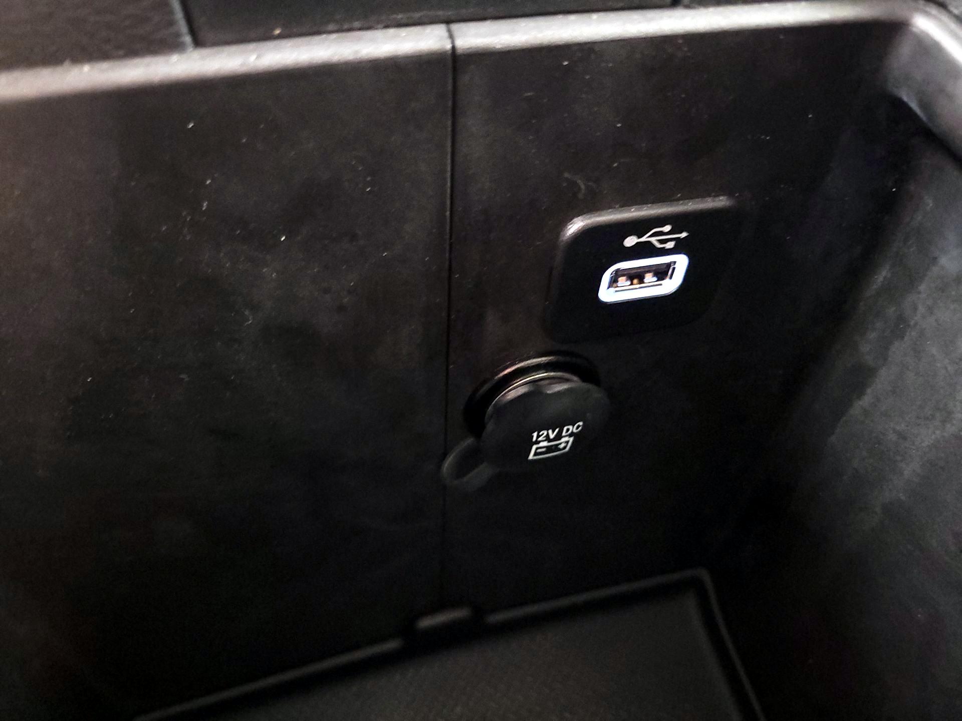 Thumbnail: 2017 Jeep Wrangler - 16