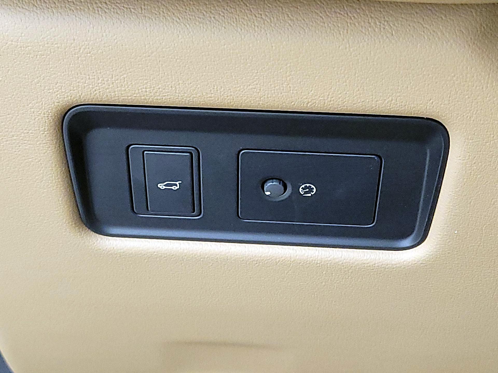 Thumbnail: 2023 Jaguar F-Pace - 13