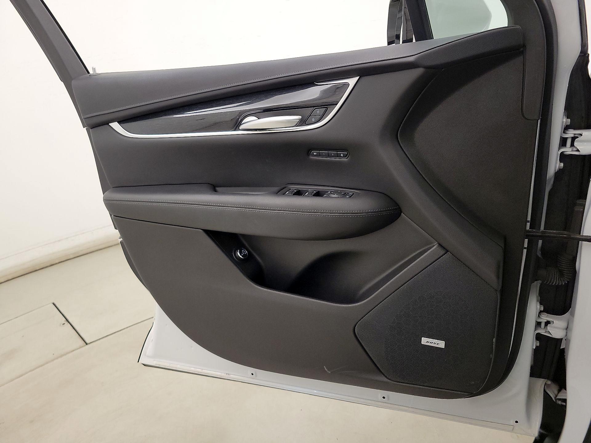 Thumbnail: 2022 Cadillac XT5 - 12