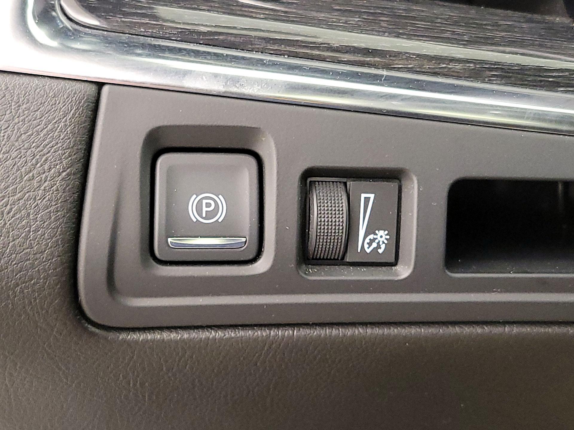 Thumbnail: 2022 Cadillac XT5 - 13