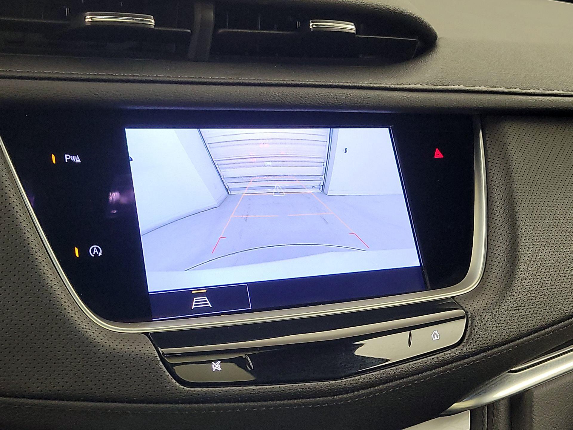 Thumbnail: 2022 Cadillac XT5 - 14