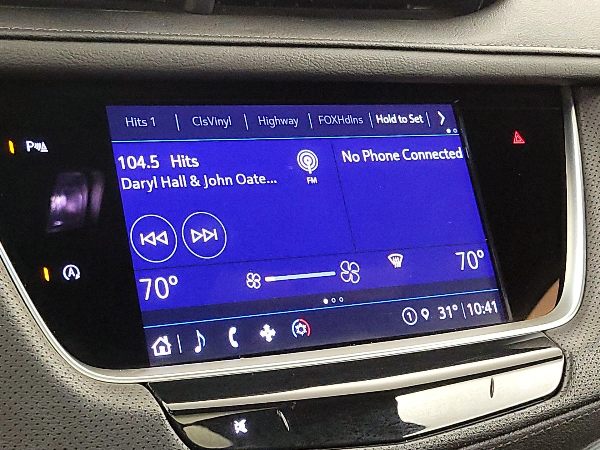 Thumbnail: 2022 Cadillac XT5 - 15