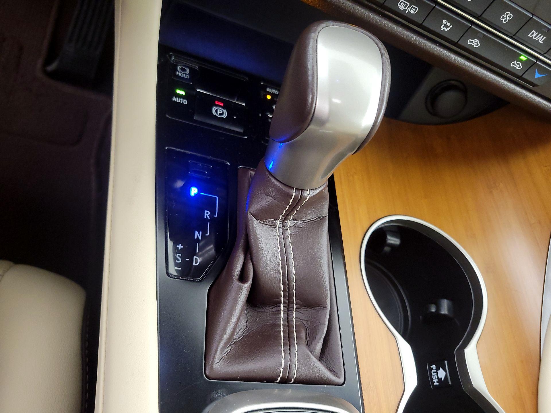 Thumbnail: 2019 Lexus RX - 17