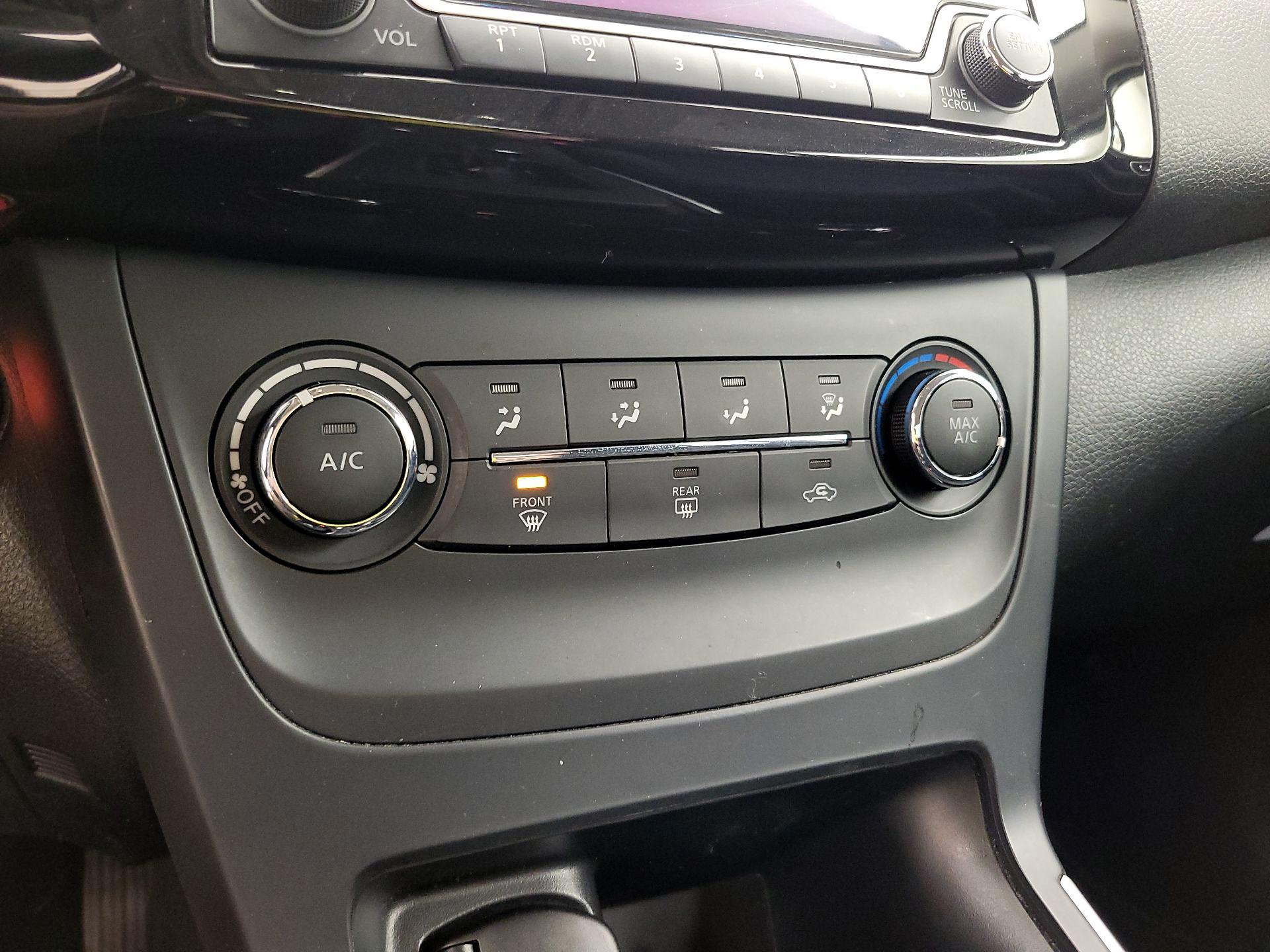 Thumbnail: 2017 Nissan Sentra - 16