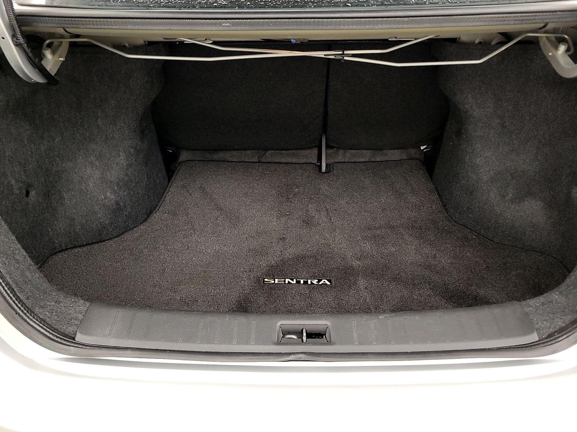 Thumbnail: 2017 Nissan Sentra - 20