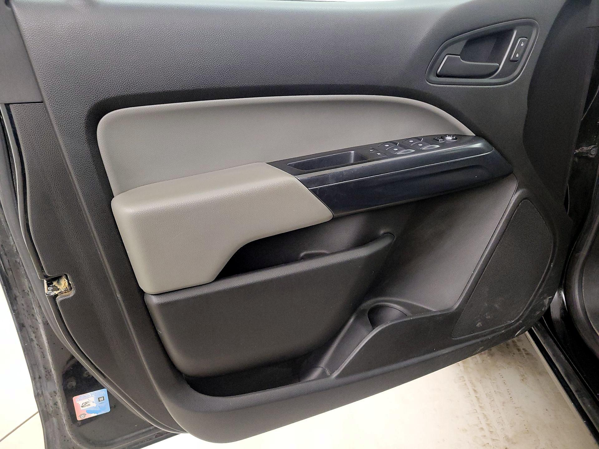 Thumbnail: 2018 Chevrolet Colorado - 12