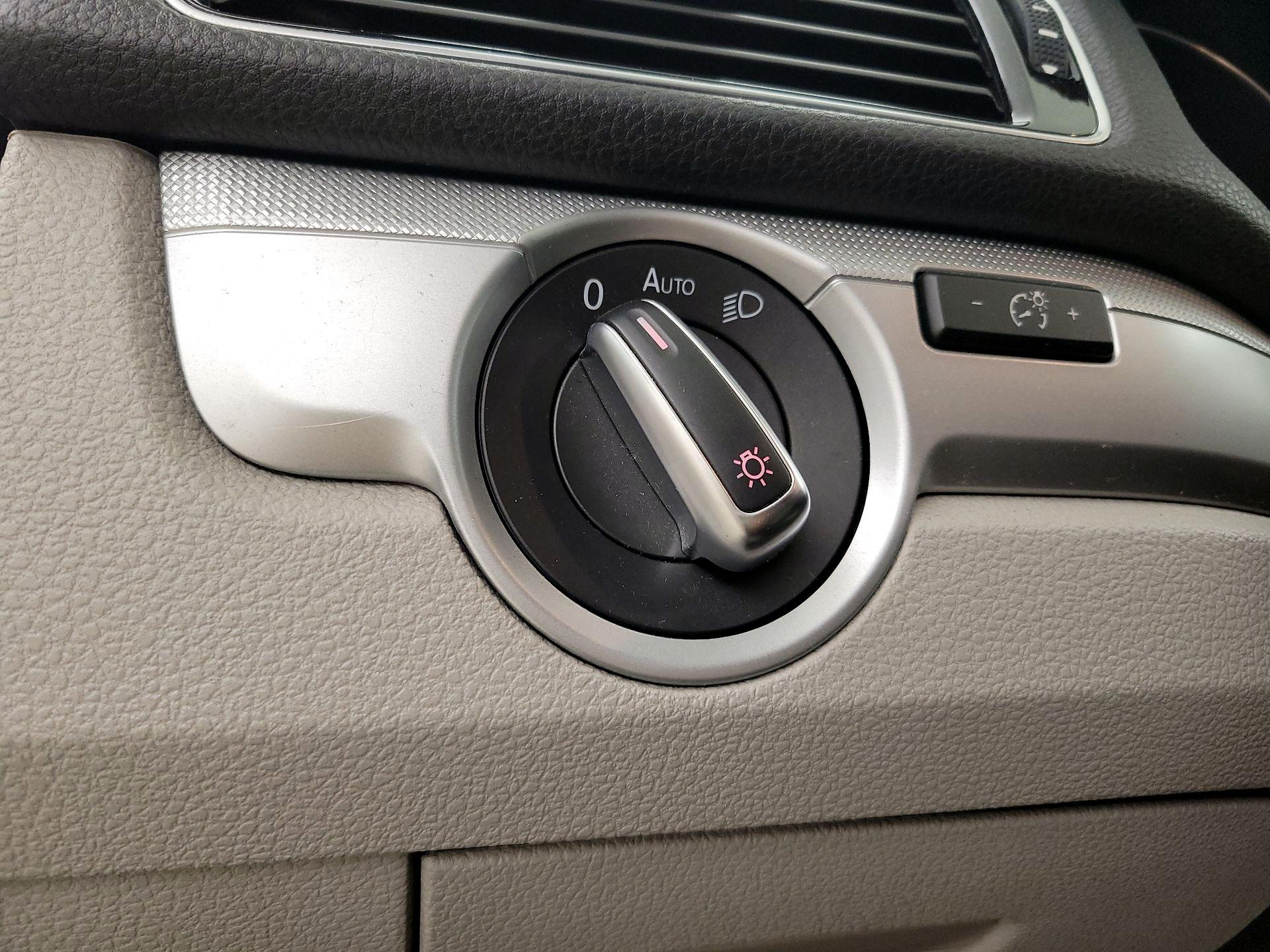 Thumbnail: 2017 Volkswagen Passat - 13