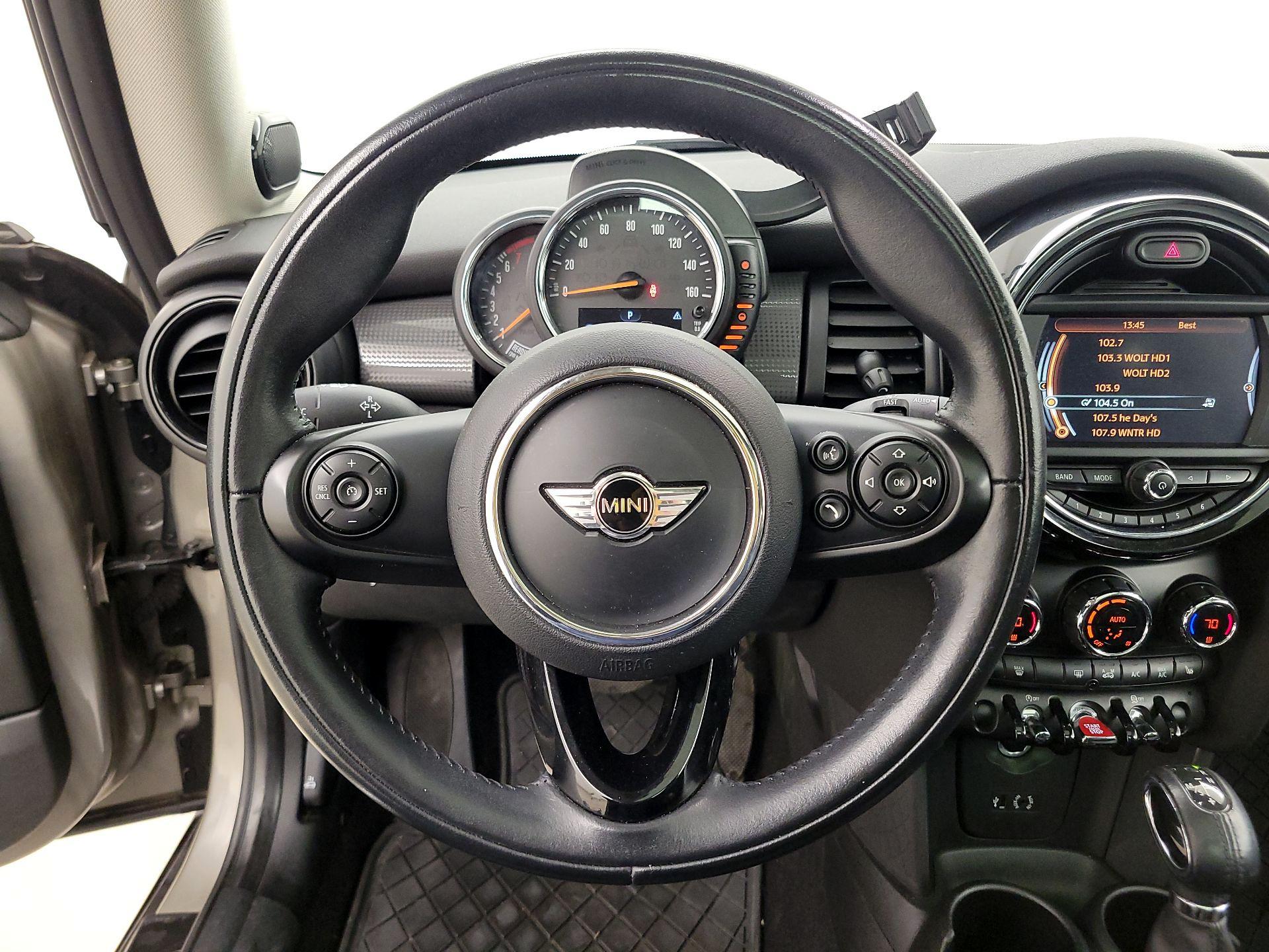 Thumbnail: 2017 MINI Cooper Hardtop - 10