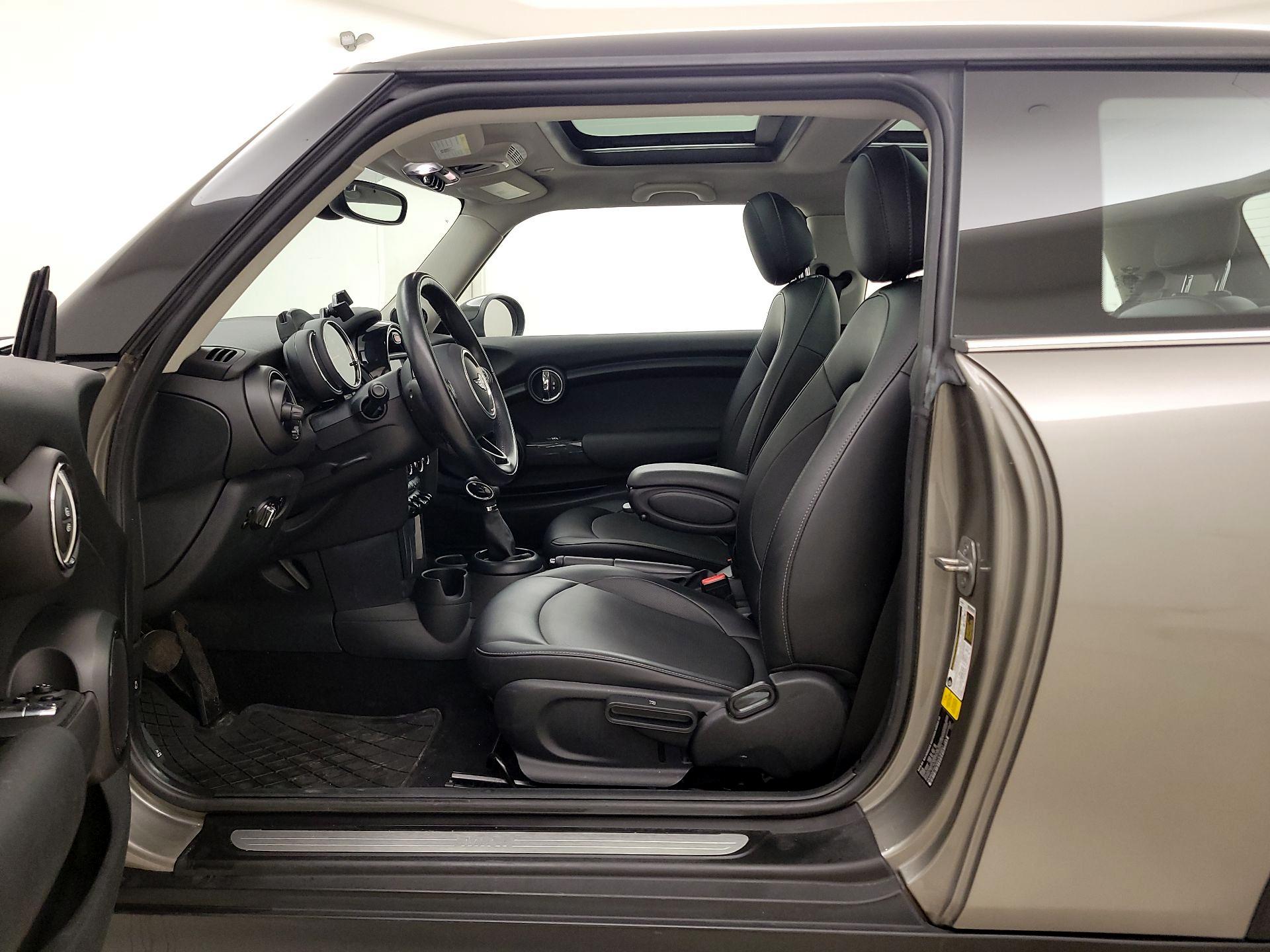 Thumbnail: 2017 MINI Cooper Hardtop - 11