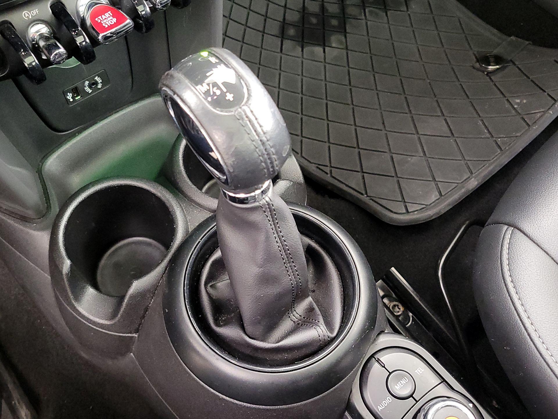 Thumbnail: 2017 MINI Cooper Hardtop - 16