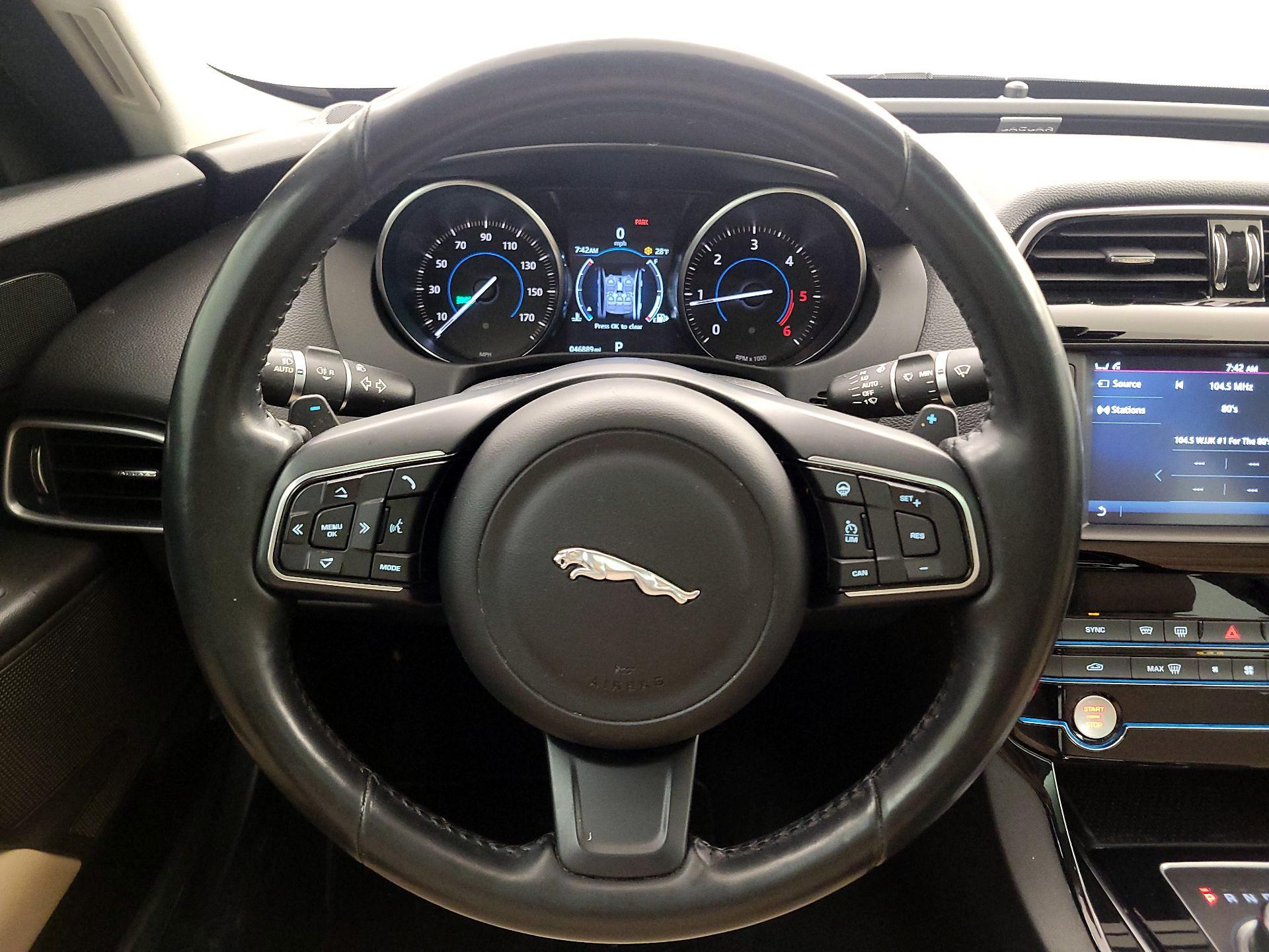 Thumbnail: 2017 Jaguar XE - 10