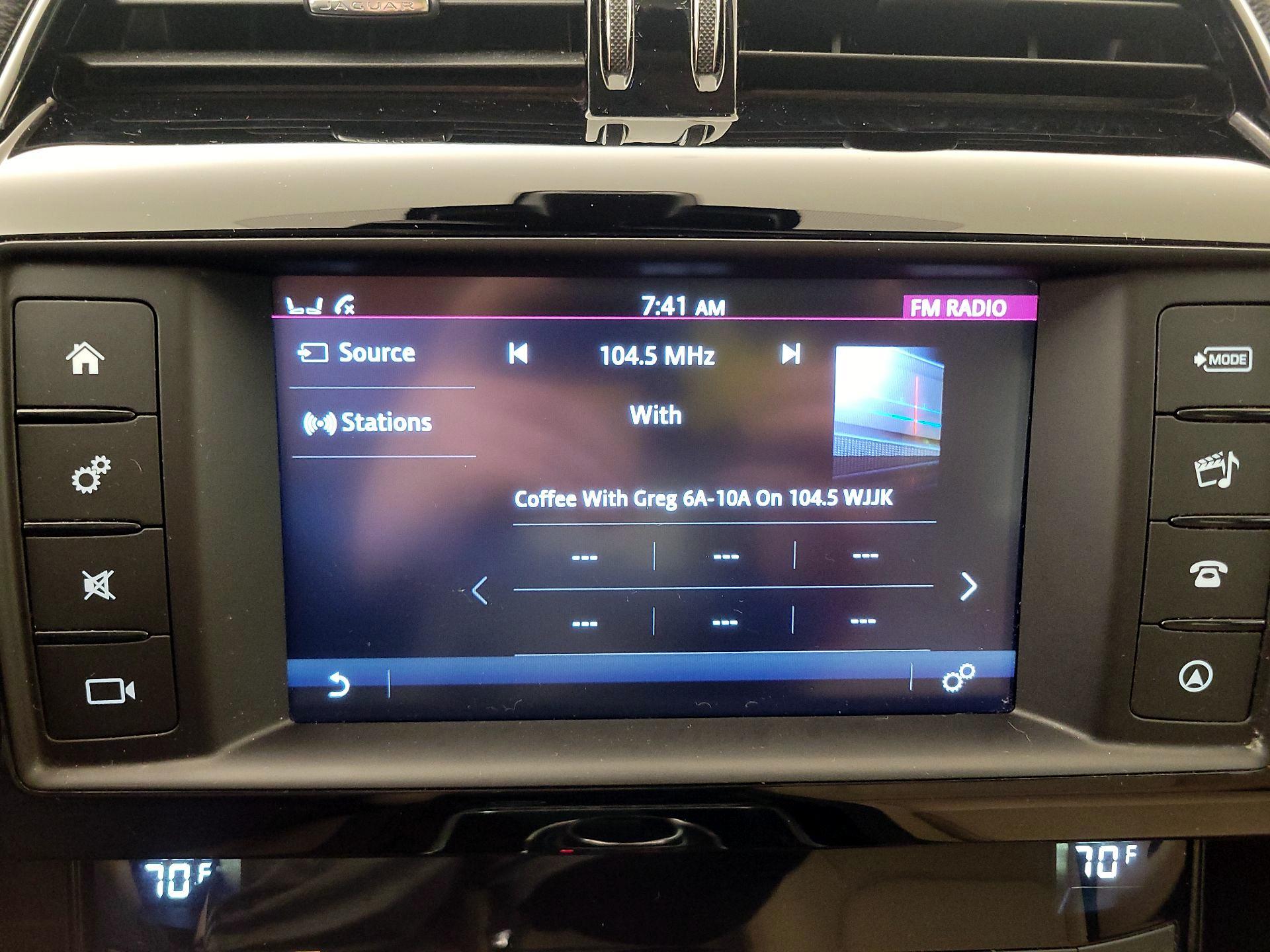 Thumbnail: 2017 Jaguar XE - 16