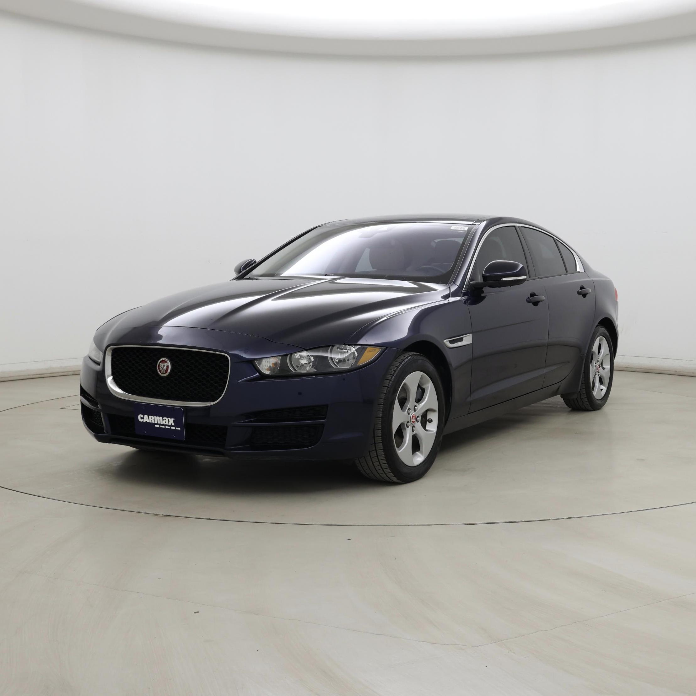 Thumbnail: 2017 Jaguar XE - 4