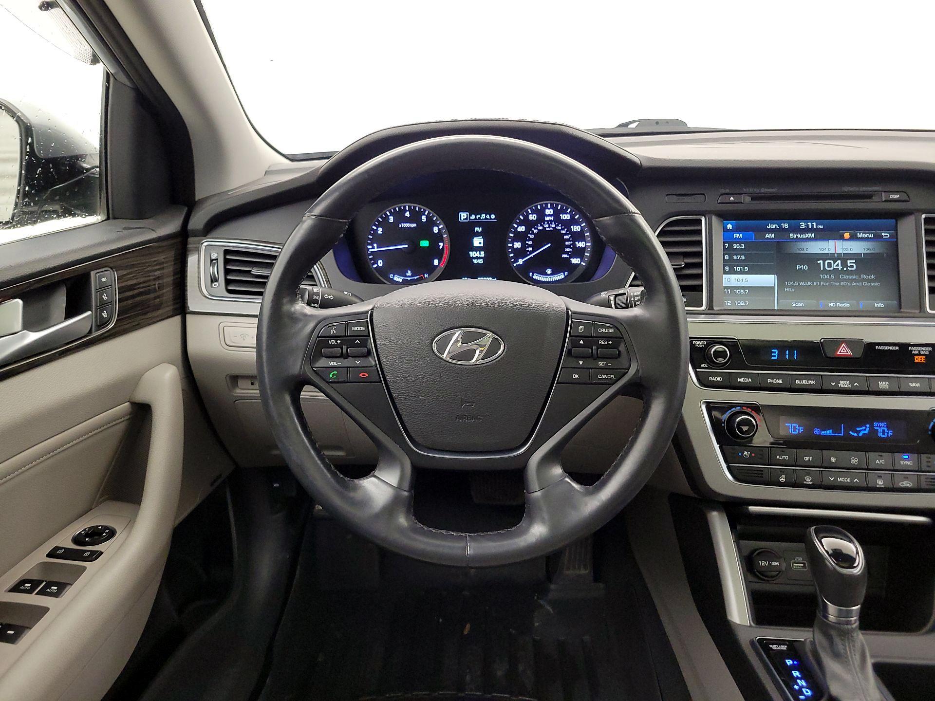 Thumbnail: 2015 Hyundai Sonata - 10