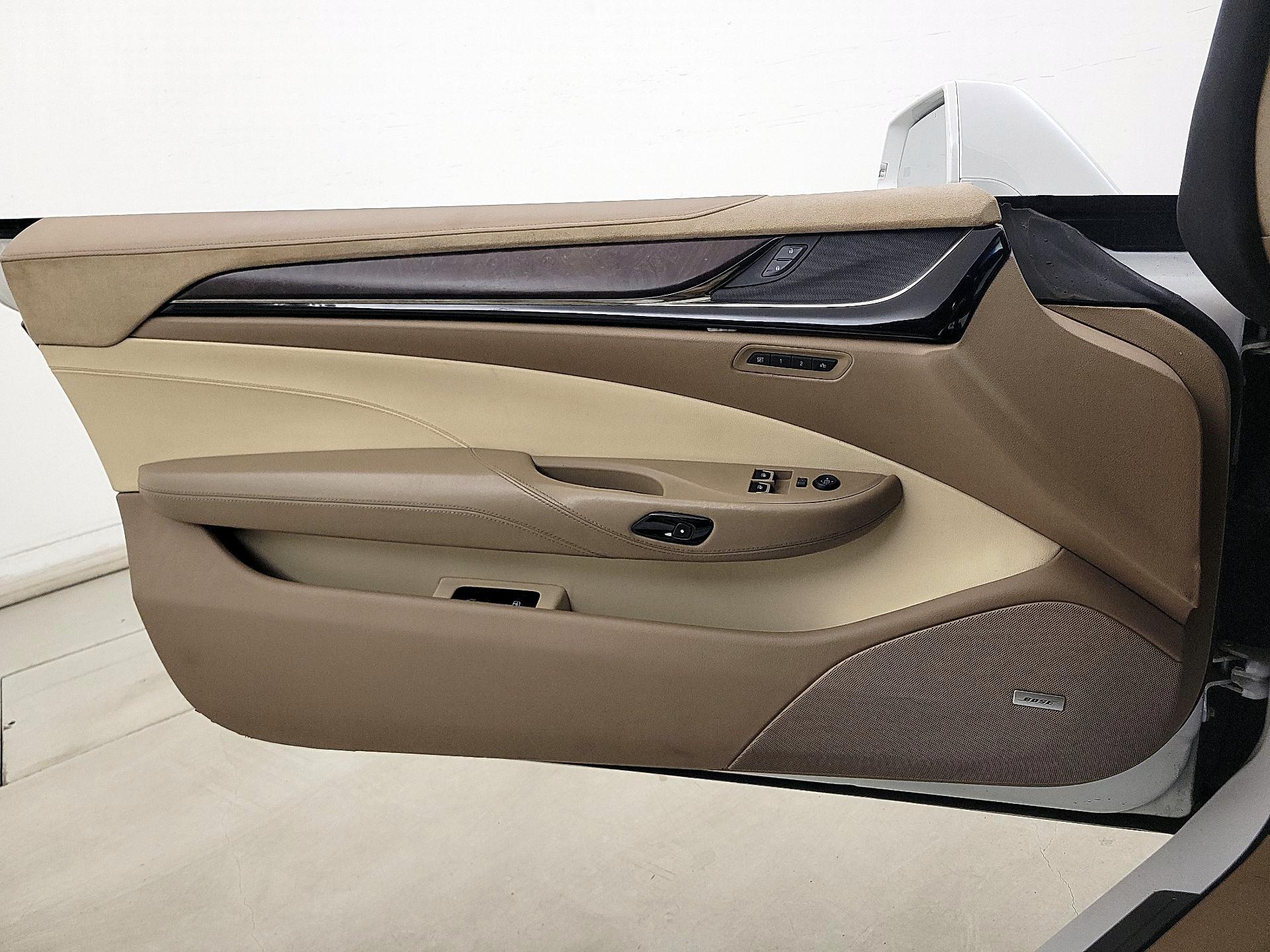 Thumbnail: 2016 Cadillac ELR - 12