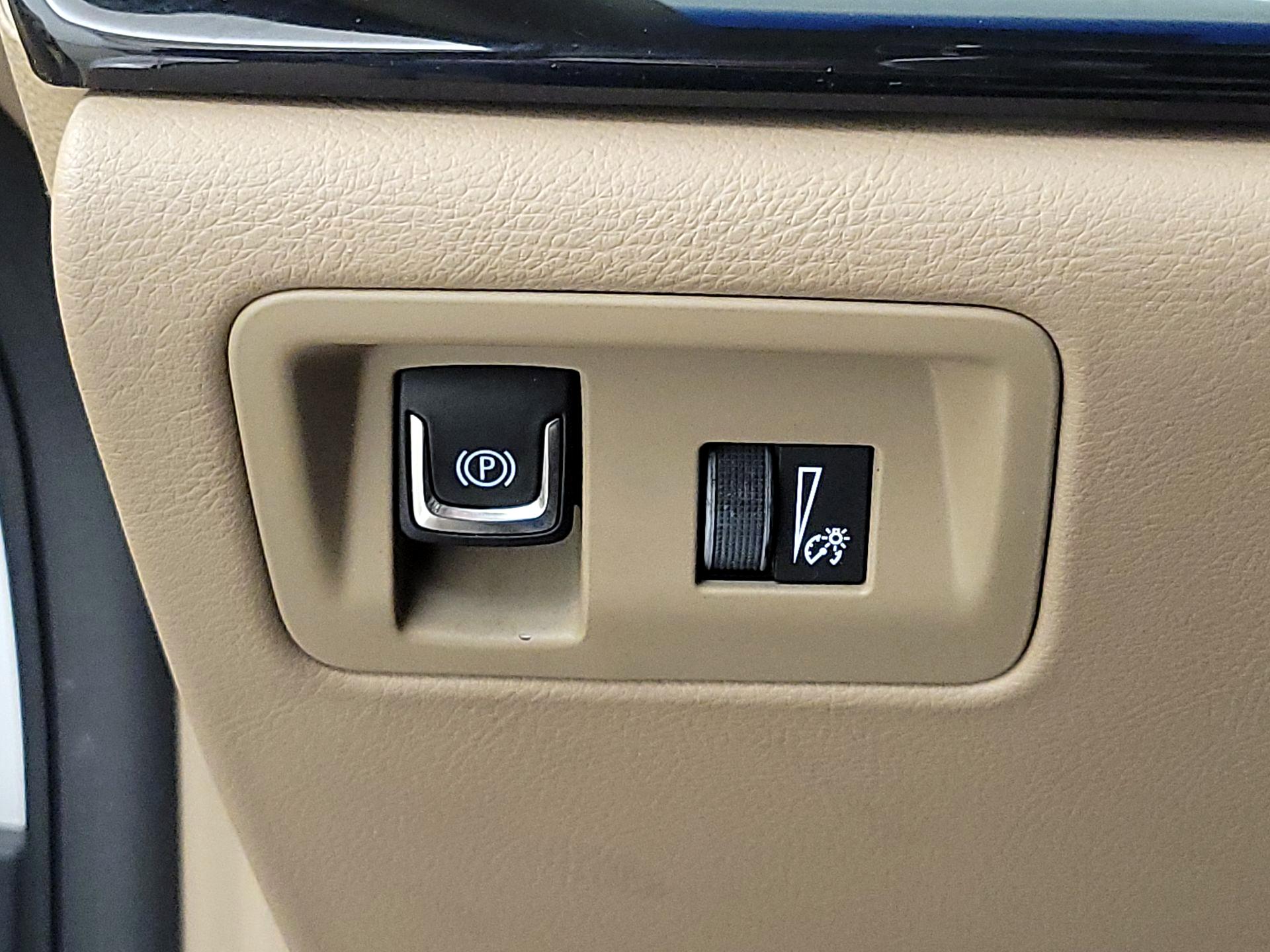 Thumbnail: 2016 Cadillac ELR - 13