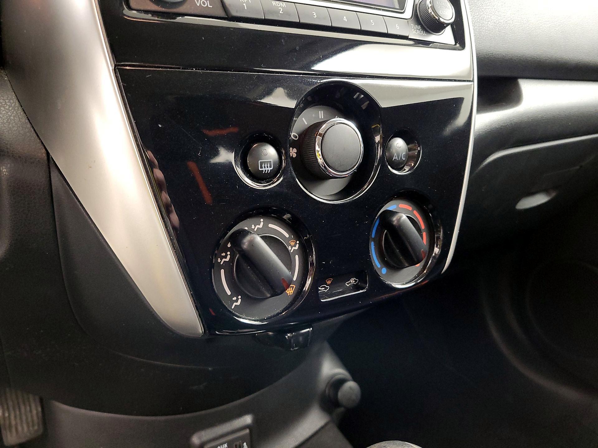 Thumbnail: 2018 Nissan Versa Note - 16