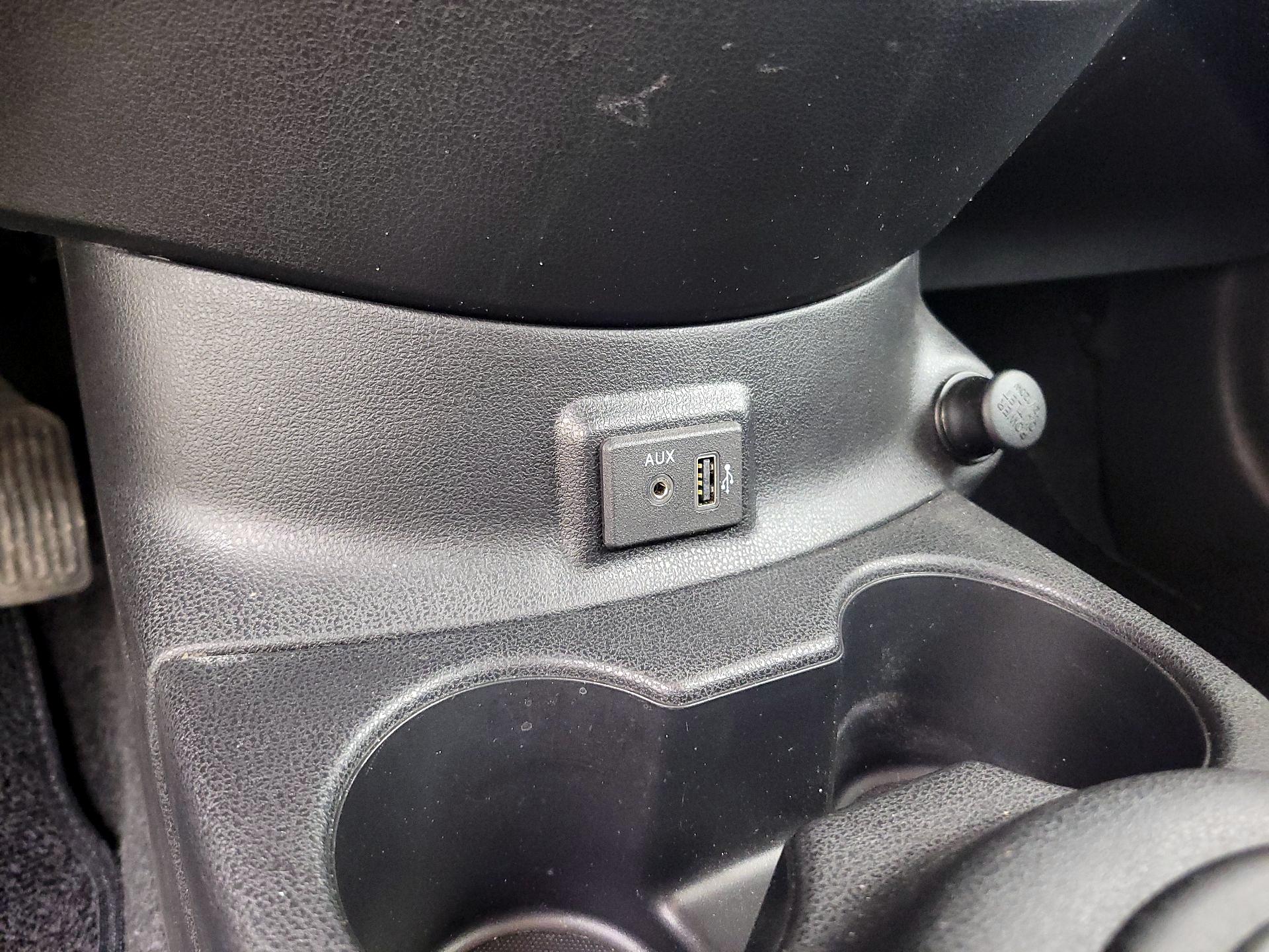 Thumbnail: 2018 Nissan Versa Note - 18