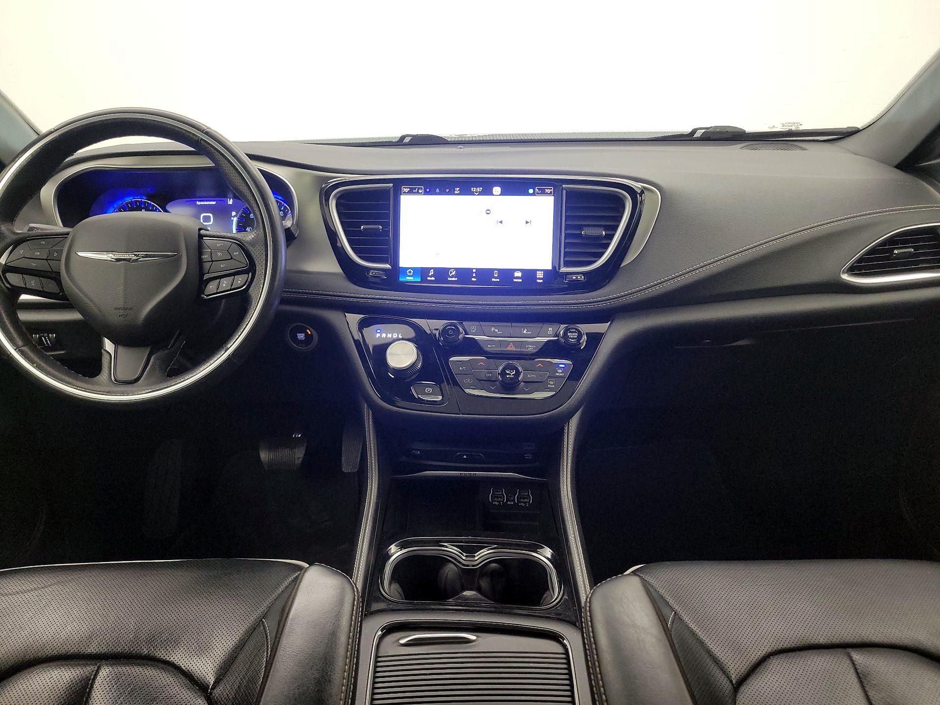 Thumbnail: 2021 Chrysler Pacifica - 9