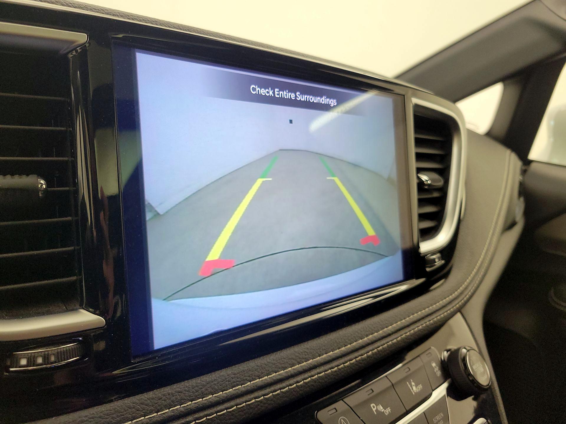 Thumbnail: 2021 Chrysler Pacifica - 15