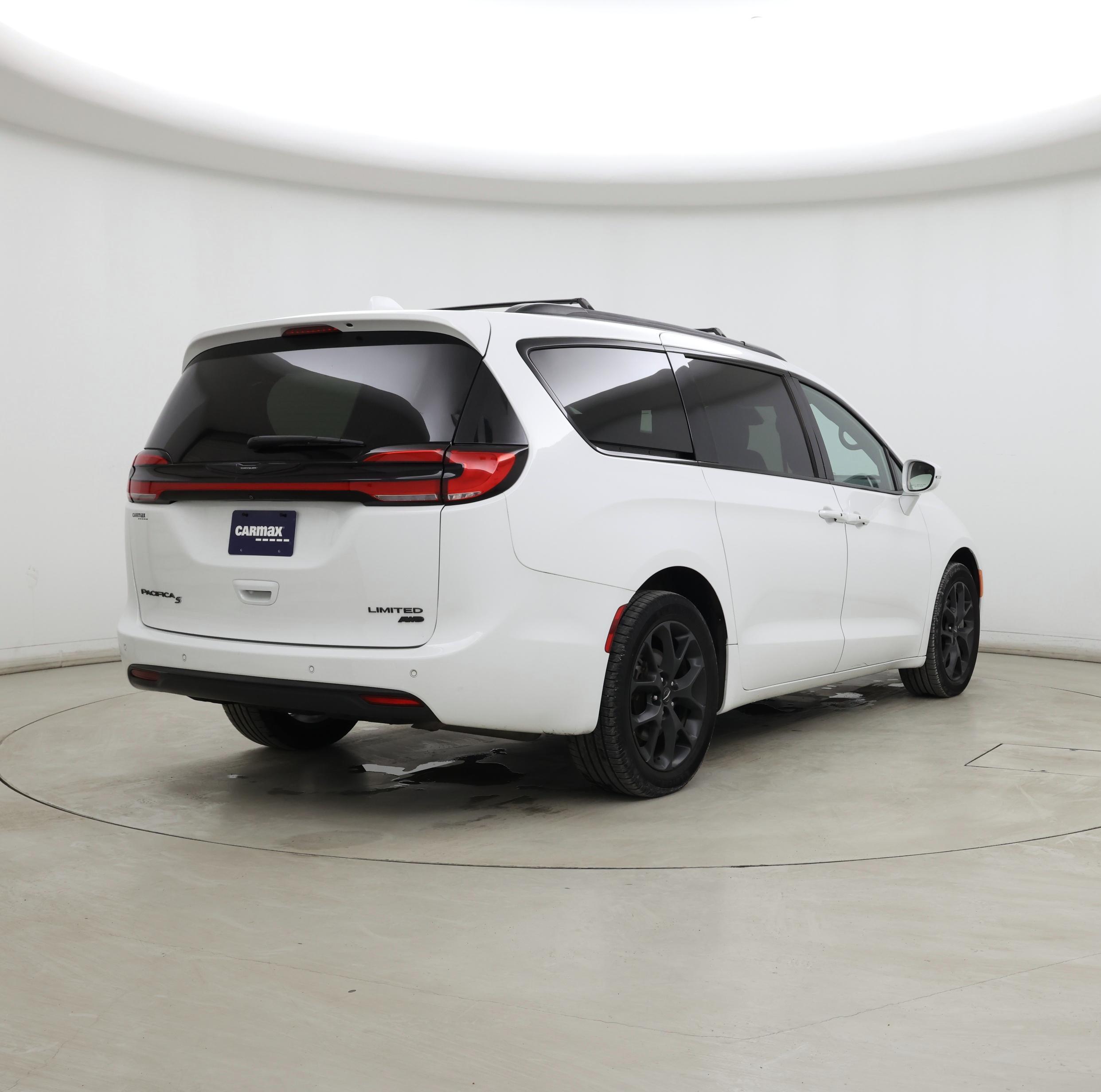 Thumbnail: 2021 Chrysler Pacifica - 8