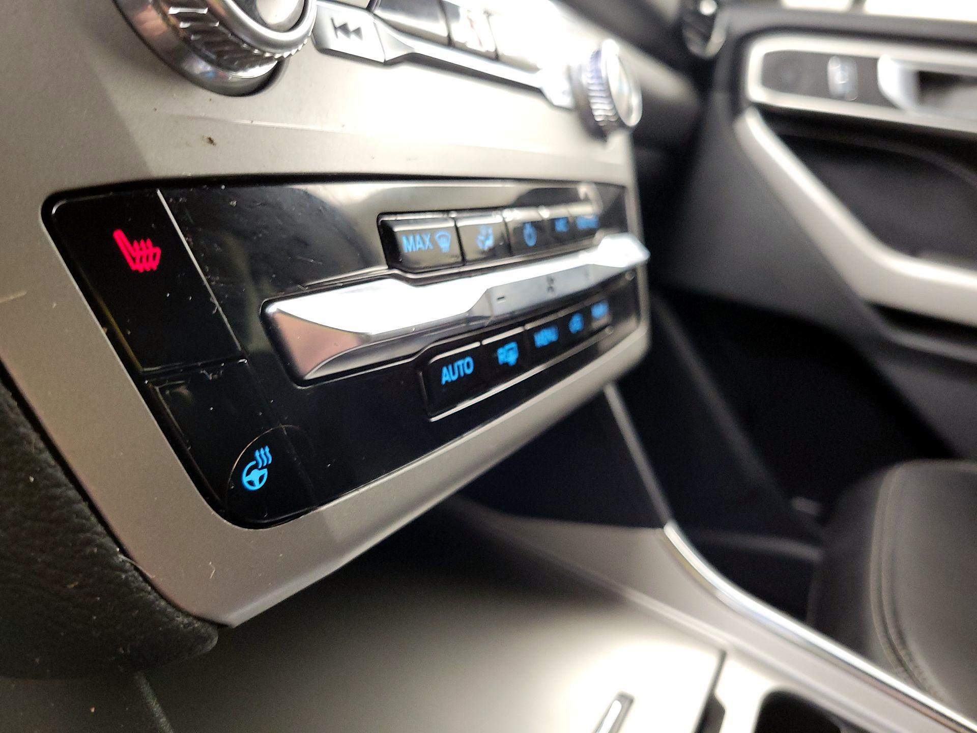 Thumbnail: 2022 Ford Explorer - 16