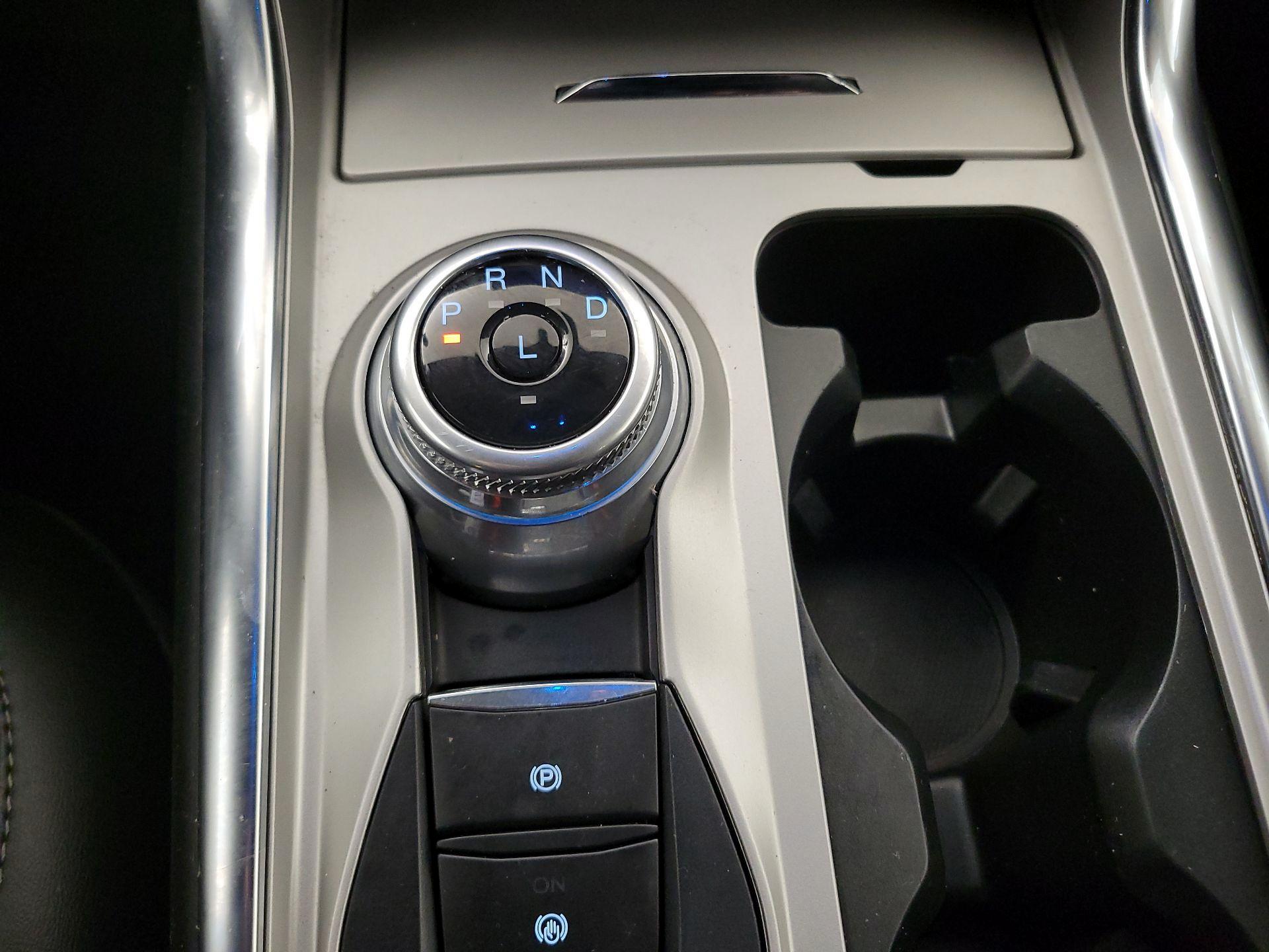 Thumbnail: 2022 Ford Explorer - 17