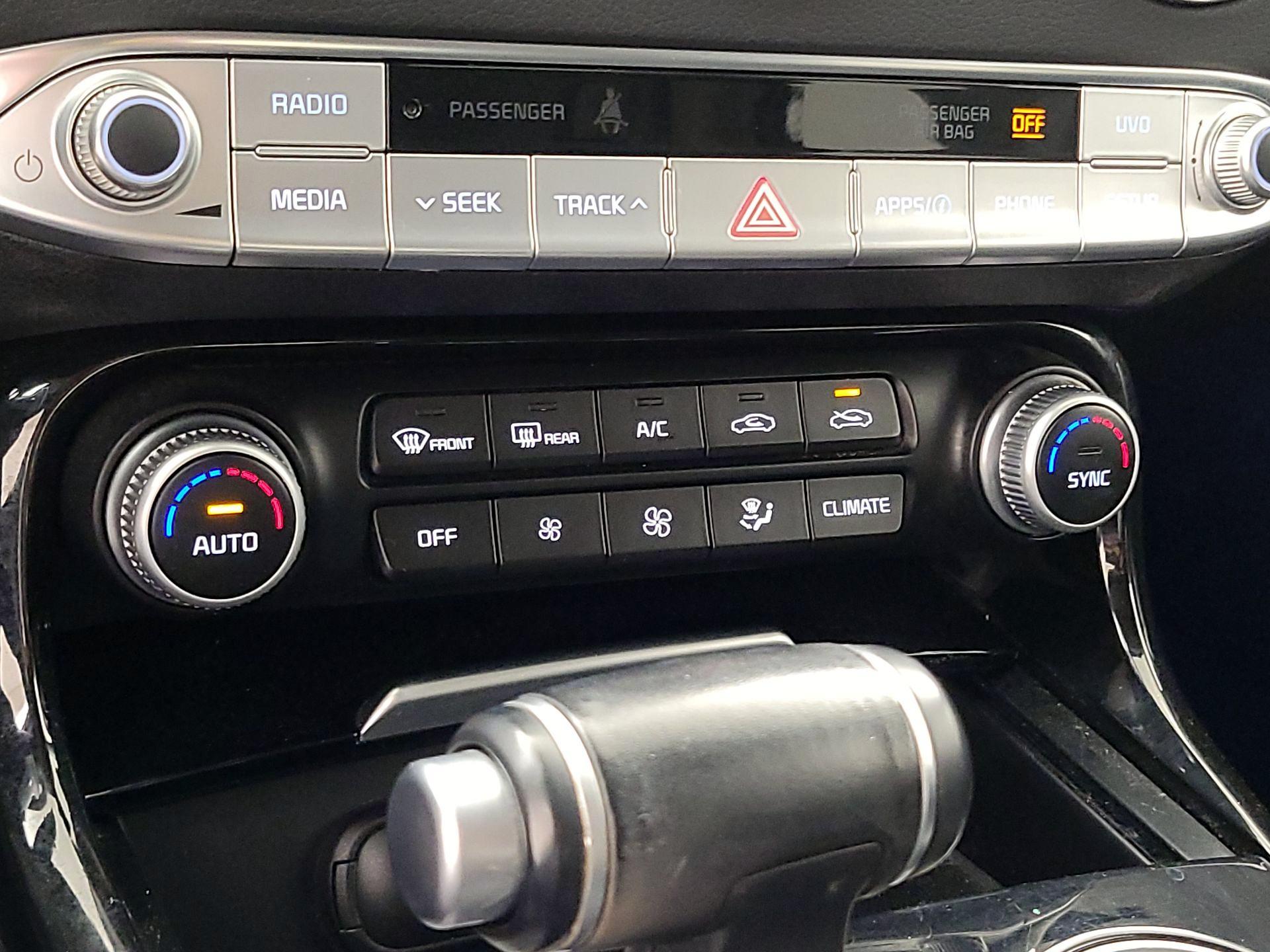 Thumbnail: 2019 Kia Stinger - 16