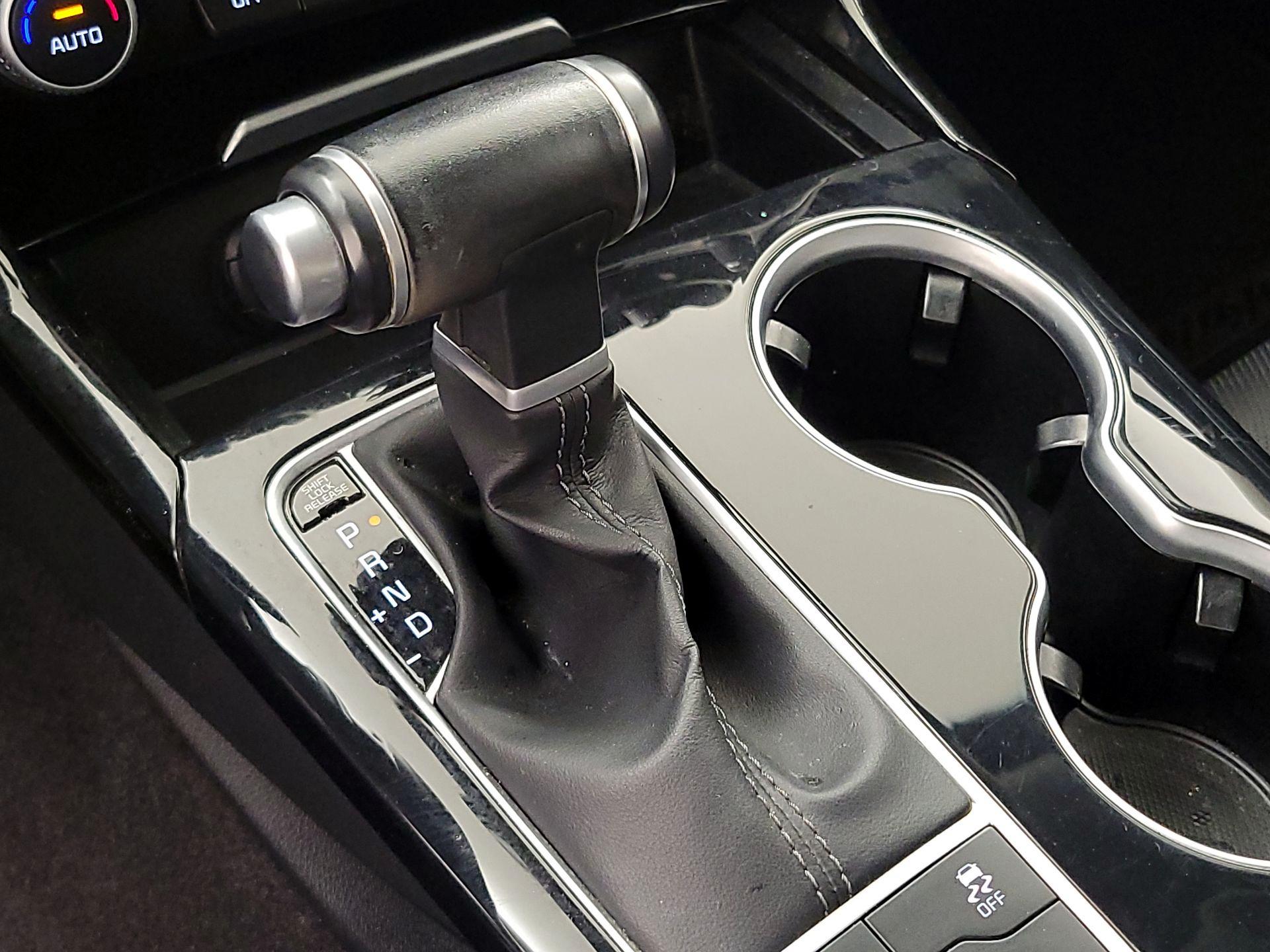 Thumbnail: 2019 Kia Stinger - 17