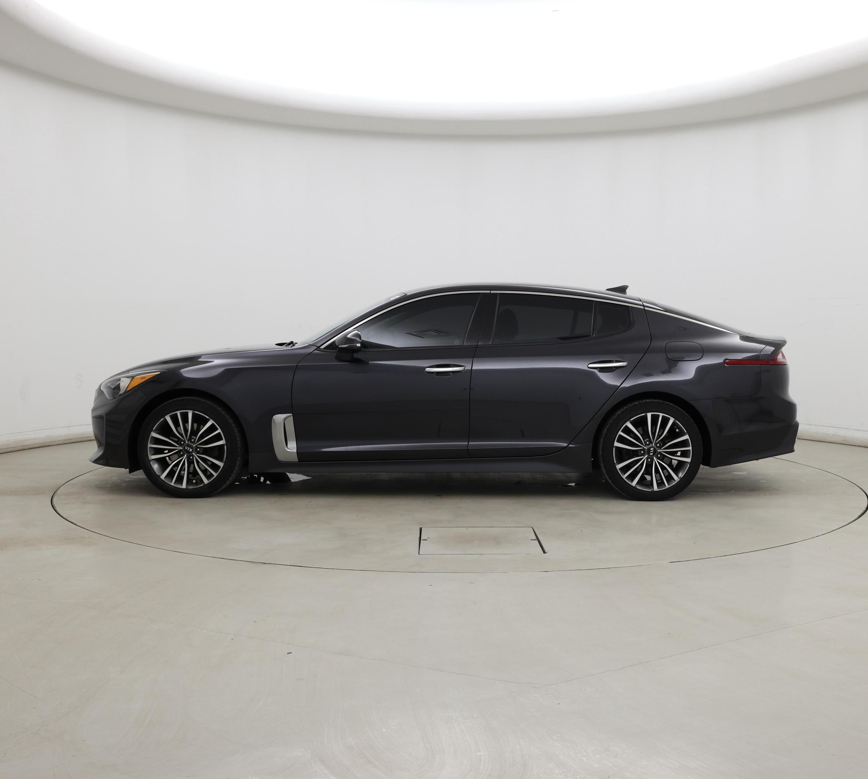 Thumbnail: 2019 Kia Stinger - 3