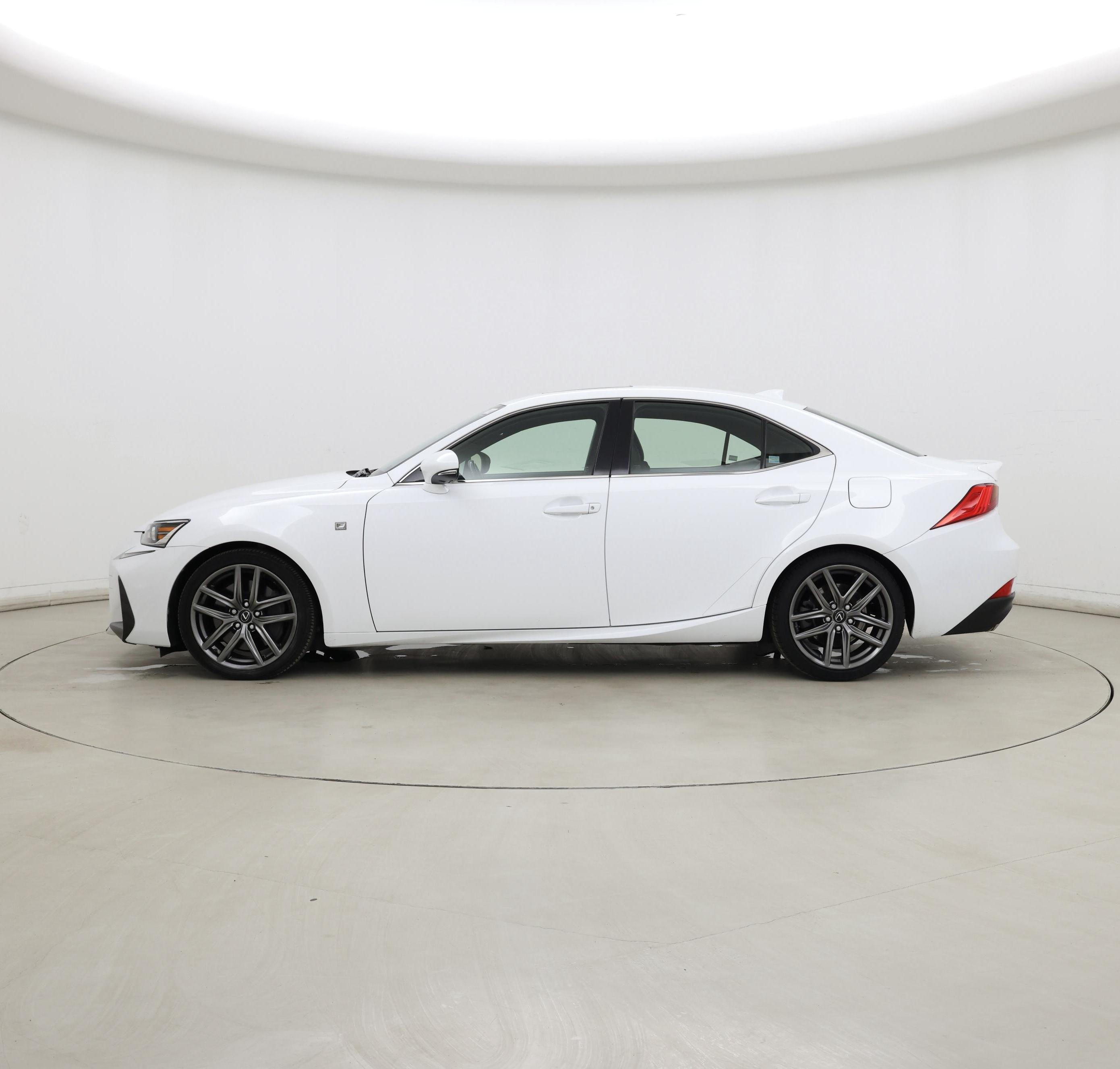 Thumbnail: 2018 Lexus IS - 3