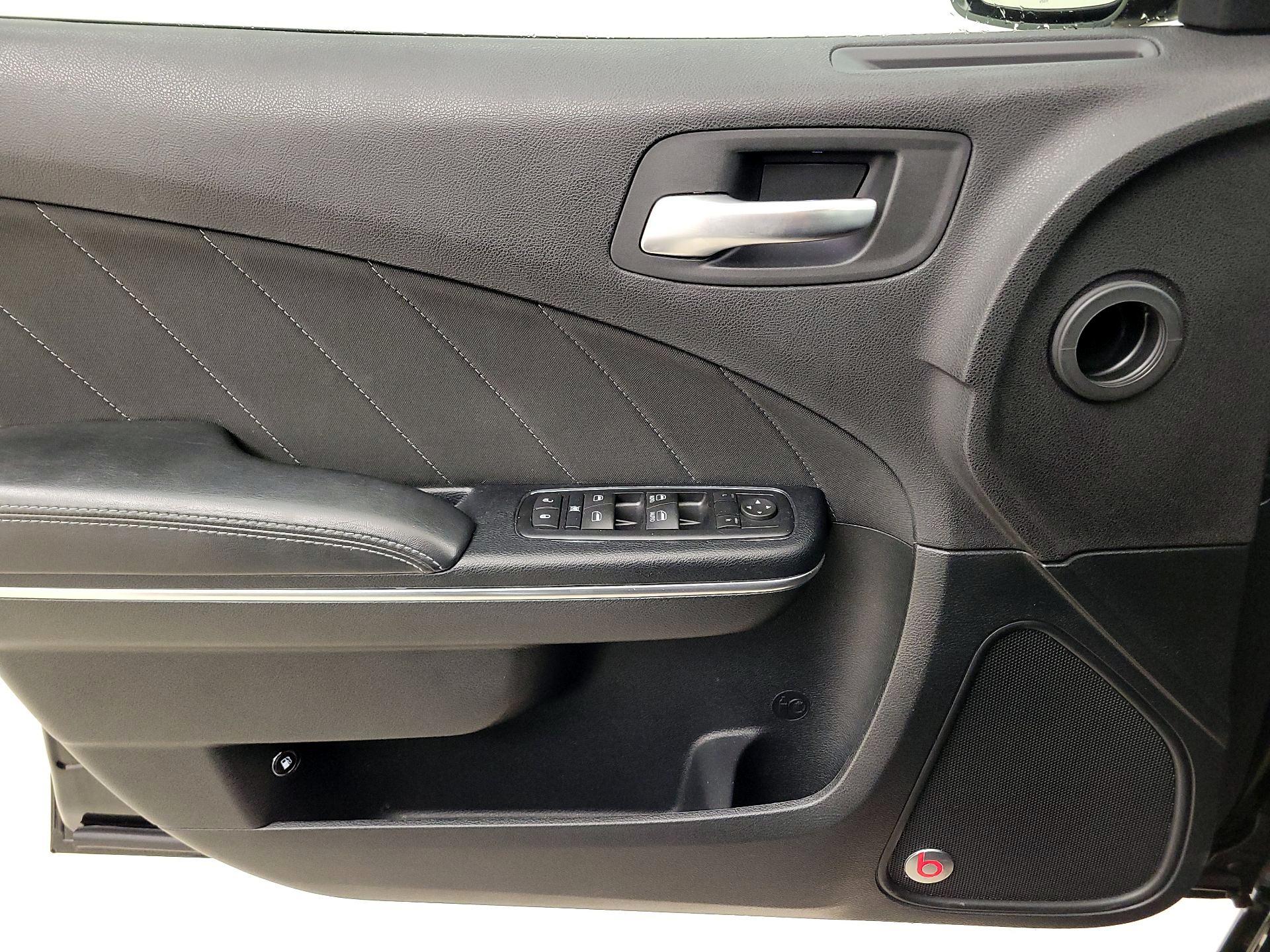 Thumbnail: 2016 Dodge Charger - 12