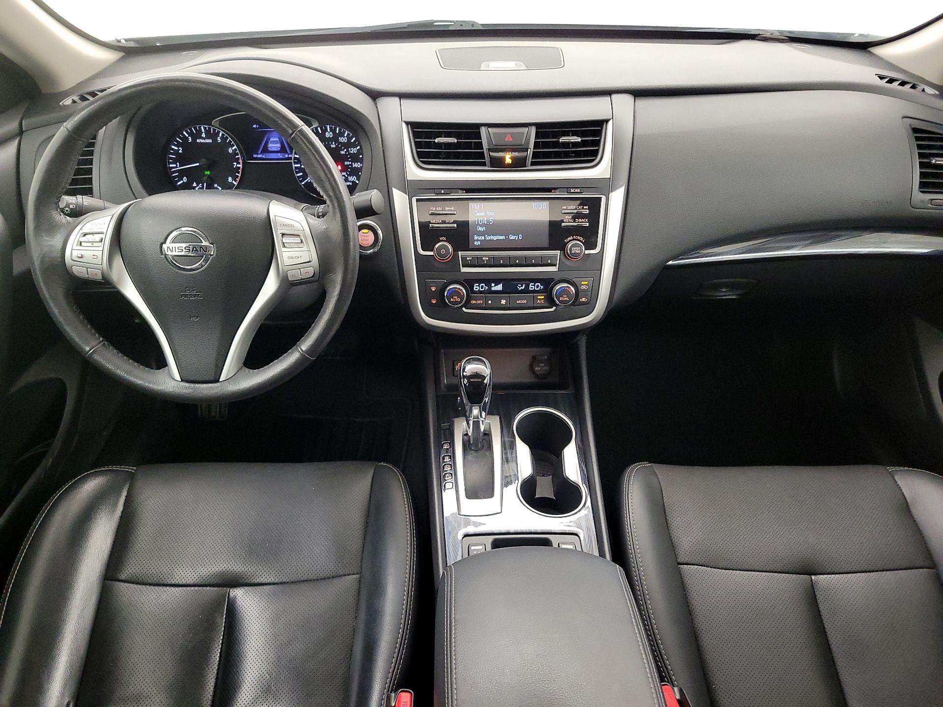 Thumbnail: 2017 Nissan Altima - 9