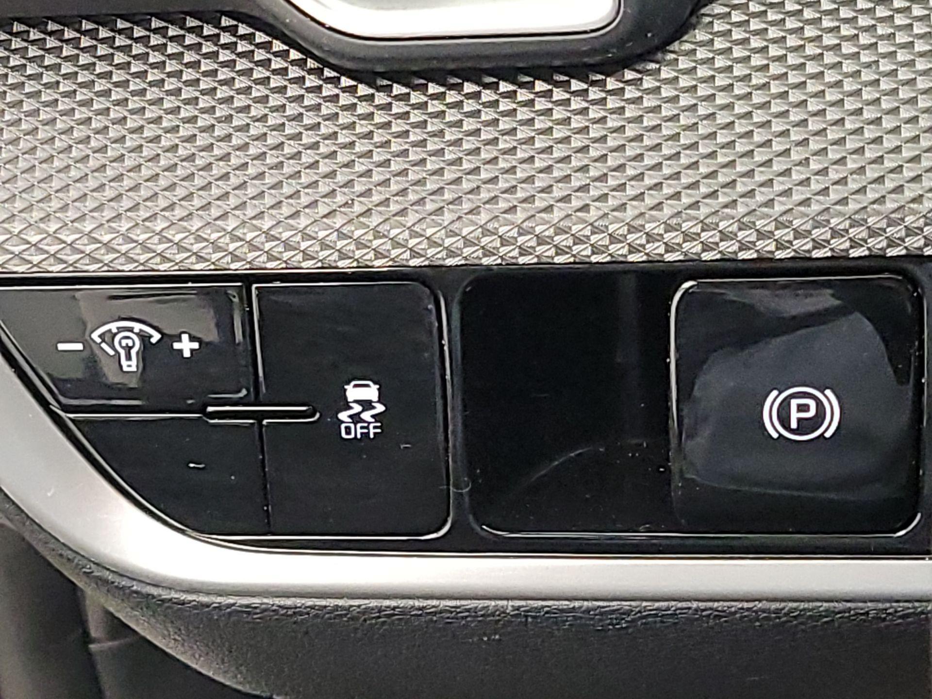 Thumbnail: 2023 Kia Sportage - 13