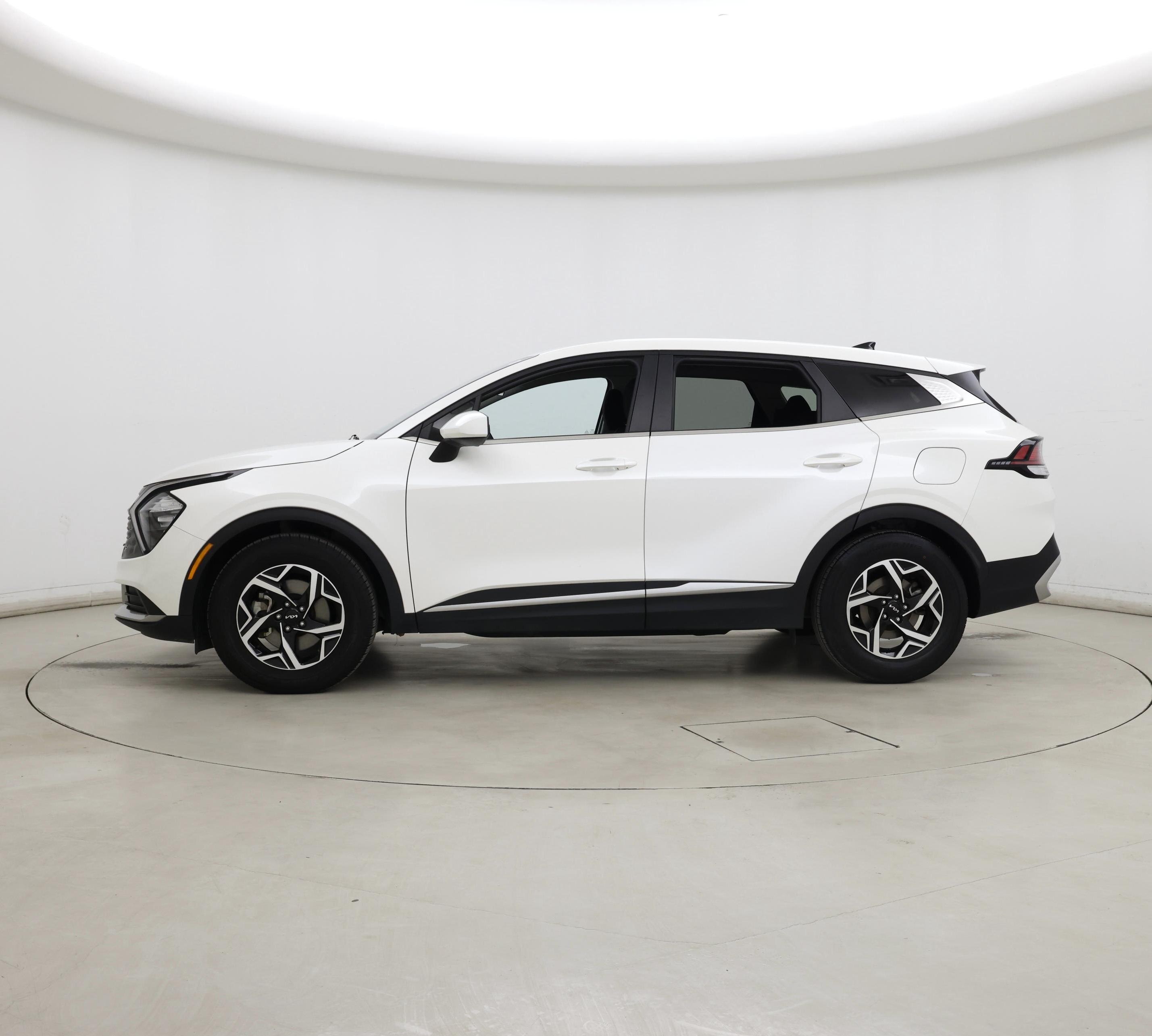 Thumbnail: 2023 Kia Sportage - 3