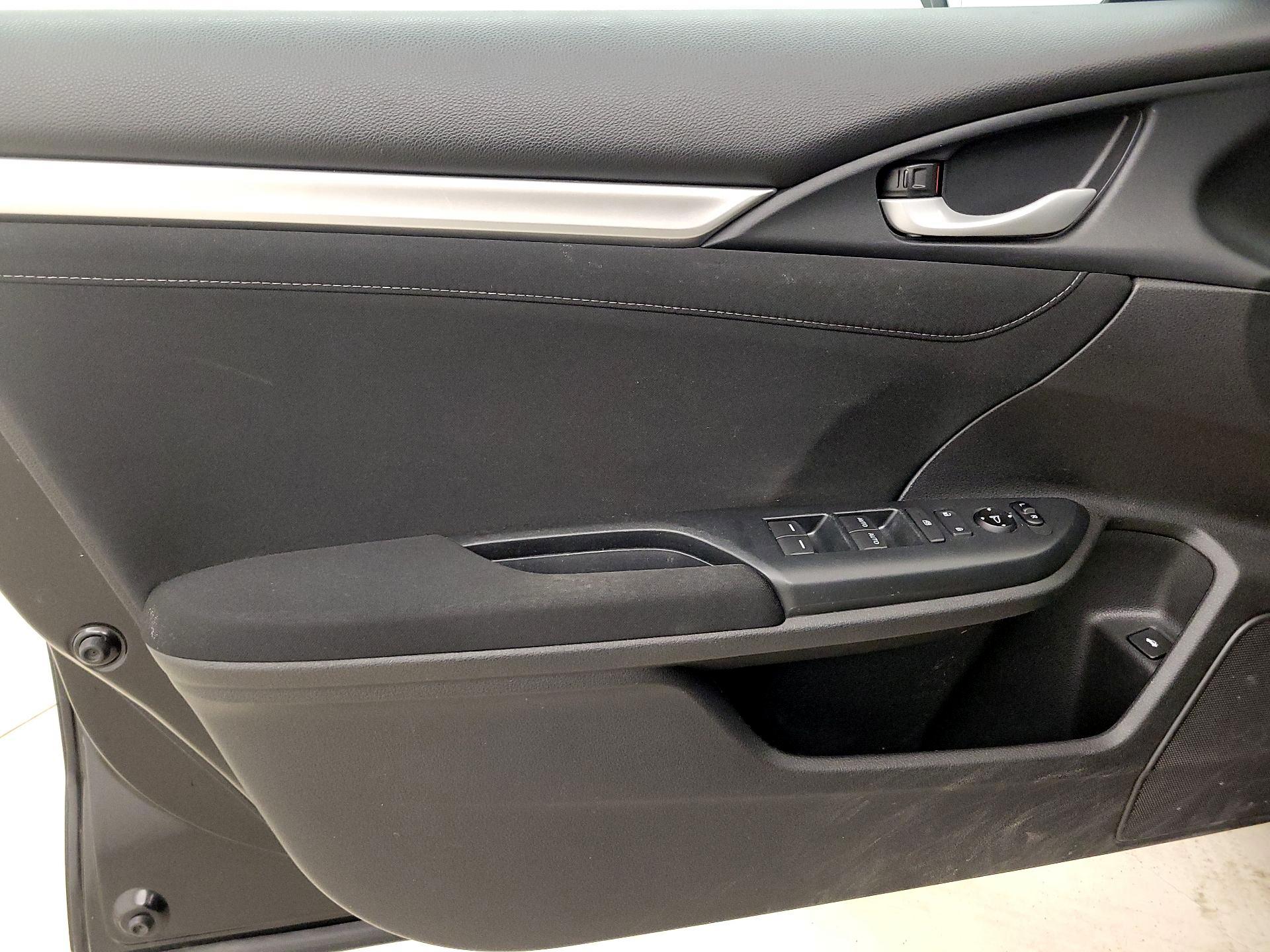 Thumbnail: 2016 Honda Civic - 12